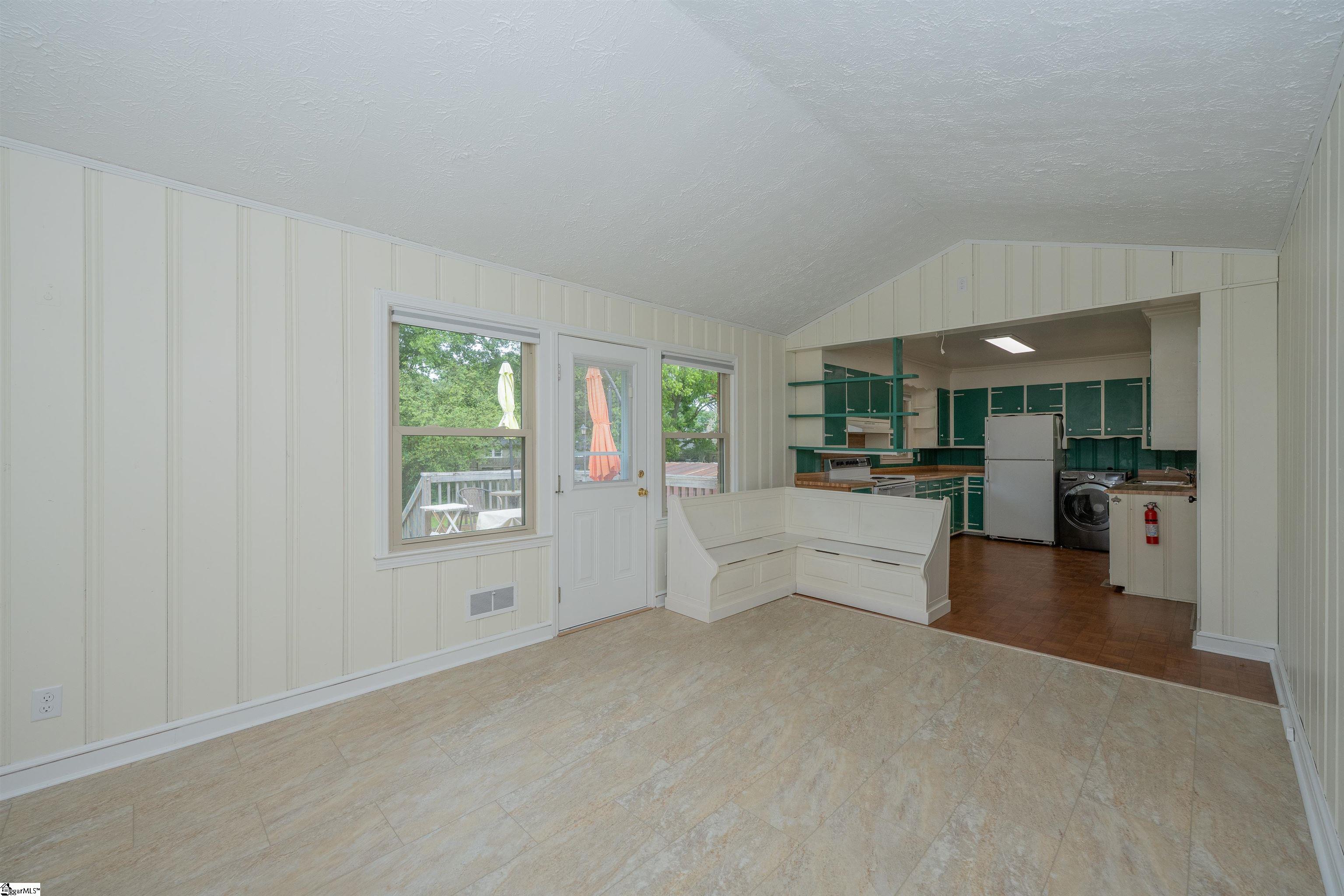 10 Templewood Drive Greenville, SC 29611