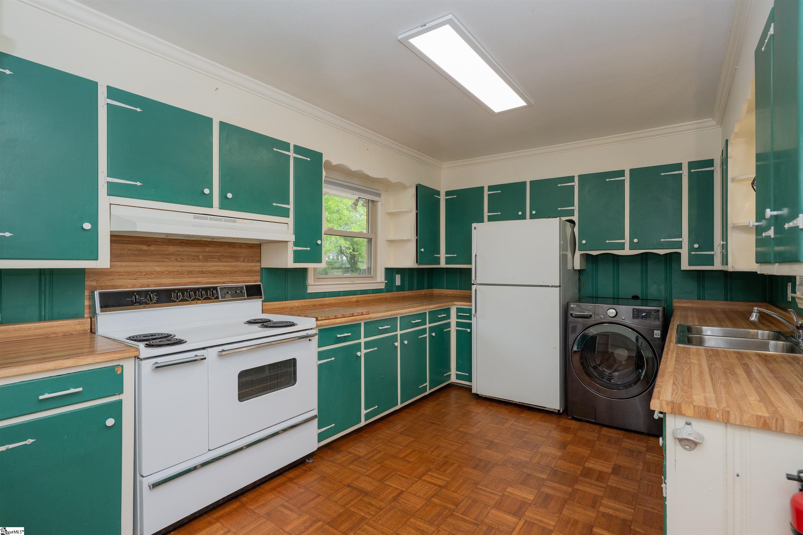 10 Templewood Drive Greenville, SC 29611