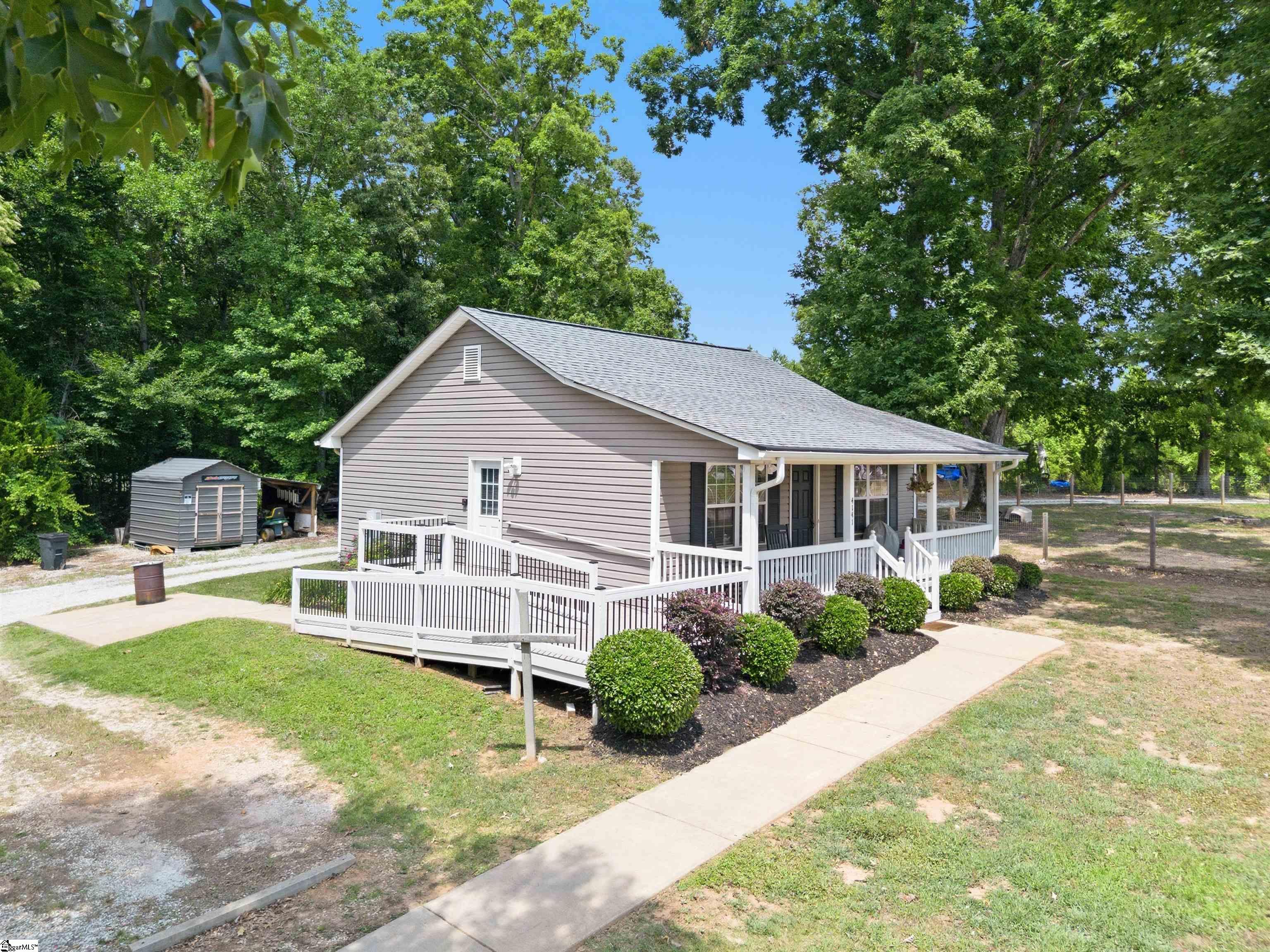 4141 Cross Anchor Road Enoree, SC 29335
