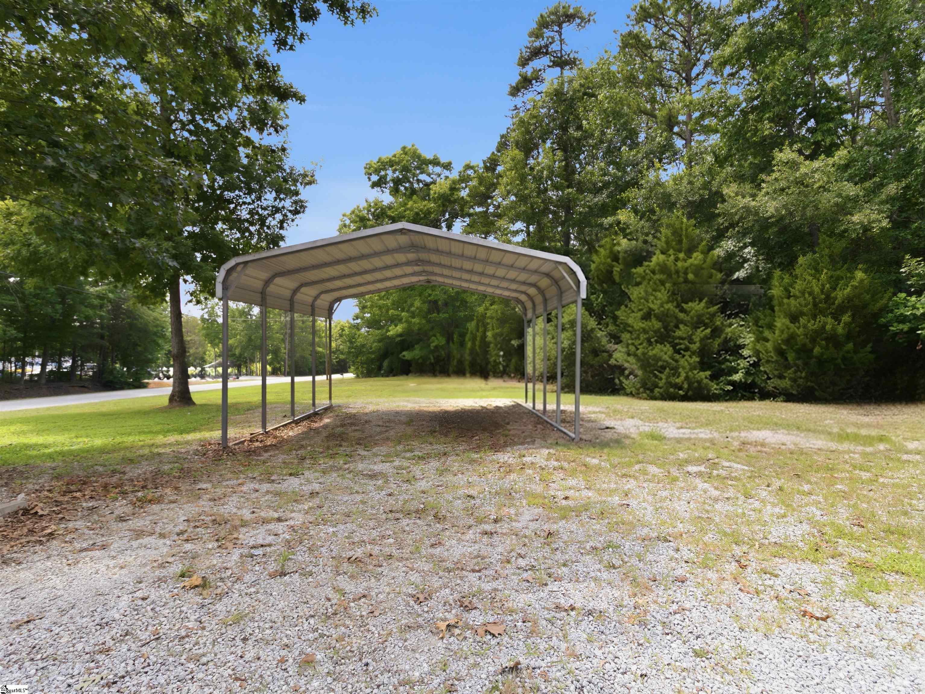 4141 Cross Anchor Road Enoree, SC 29335