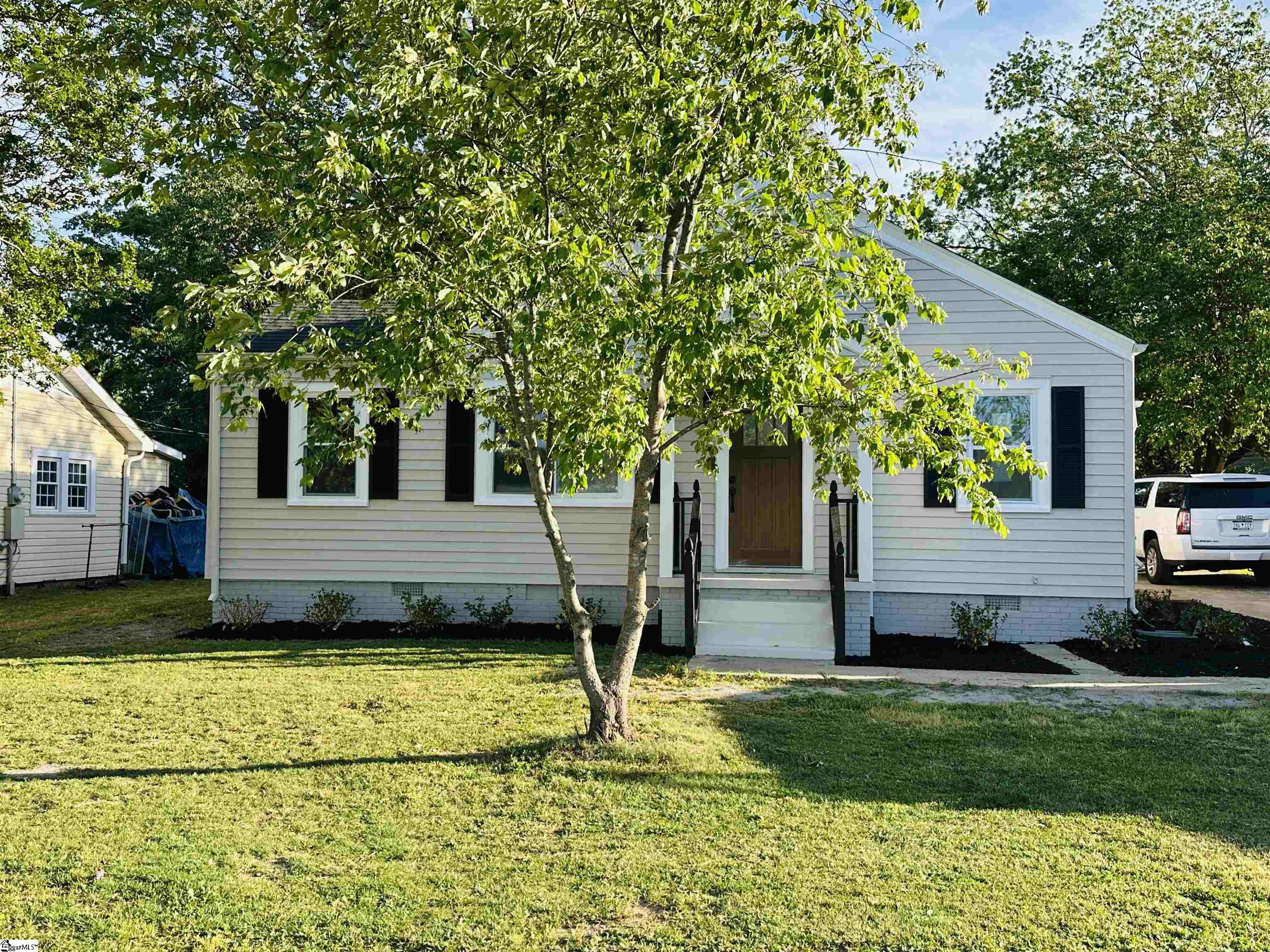 414 E Fairview Avenue Greer, SC 29651