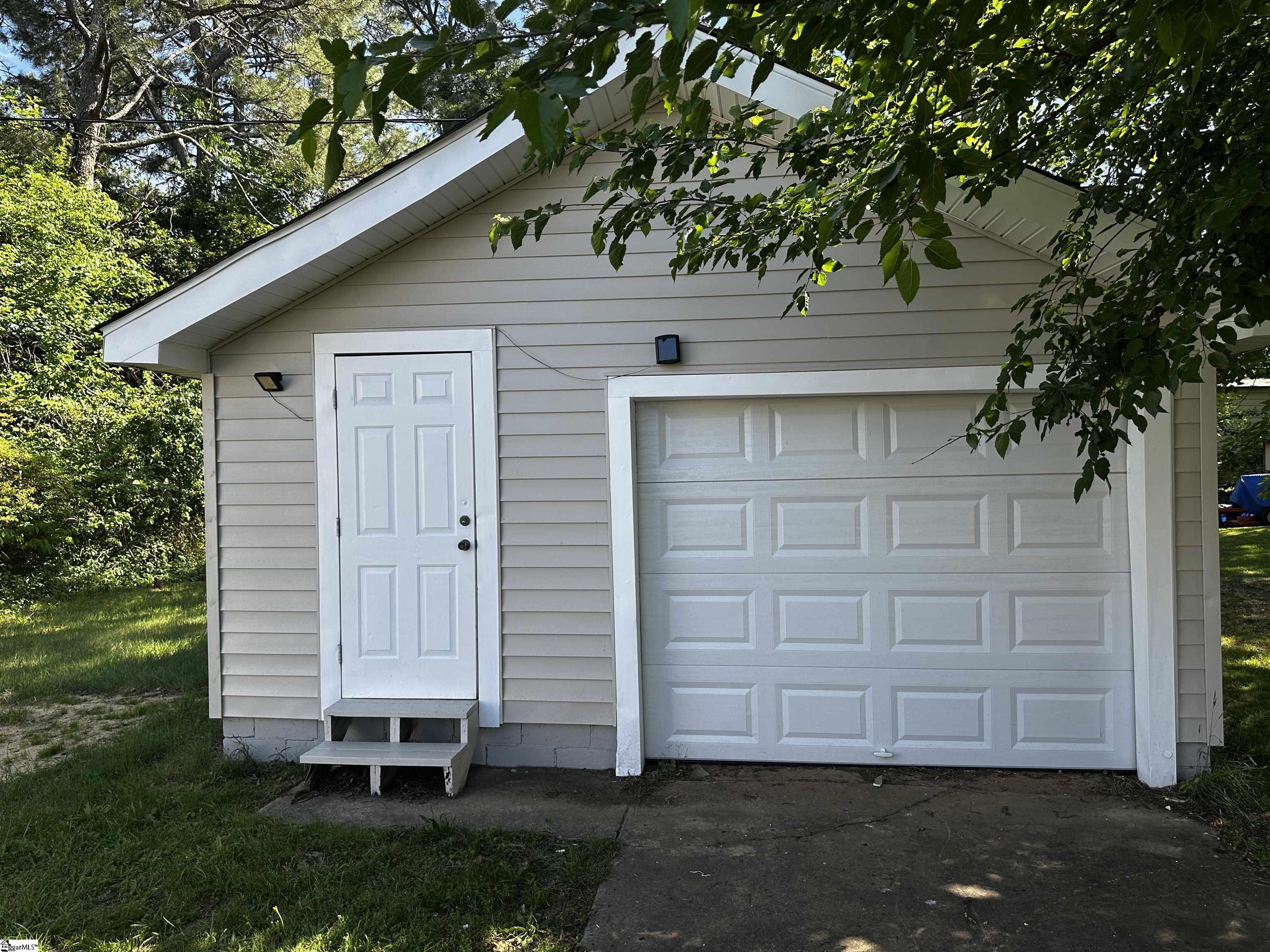 414 E Fairview Avenue Greer, SC 29651