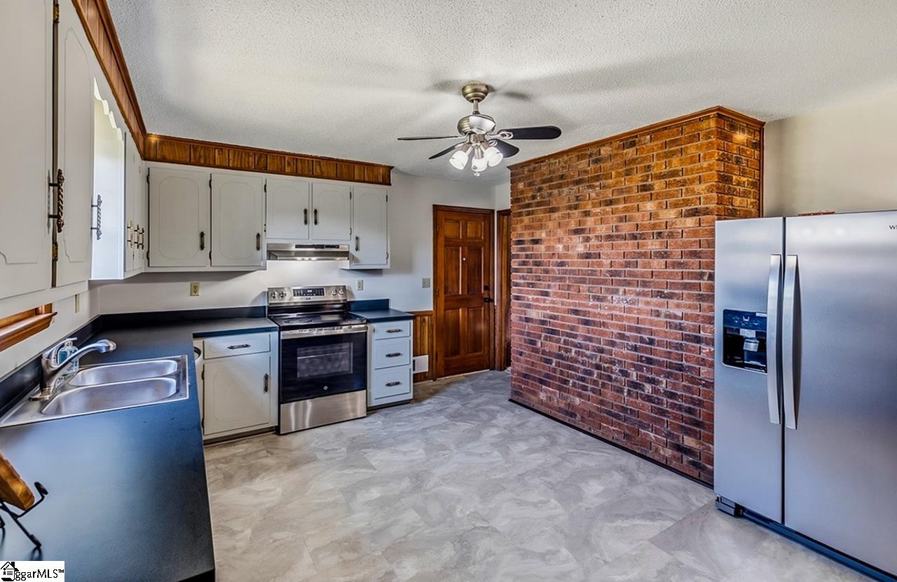 1326 Mount Zion Road Spartanburg, SC 29303