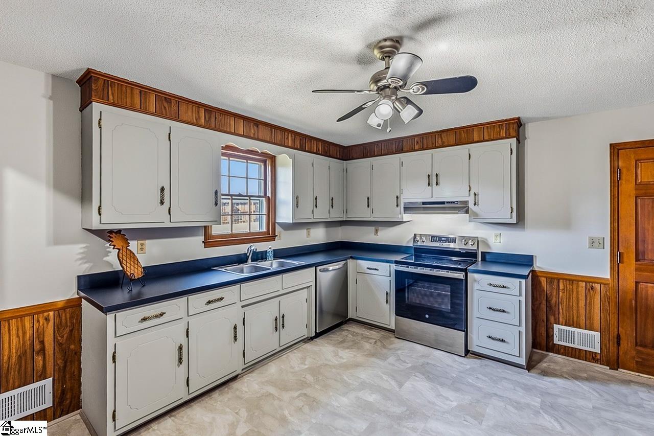 1326 Mount Zion Road Spartanburg, SC 29303