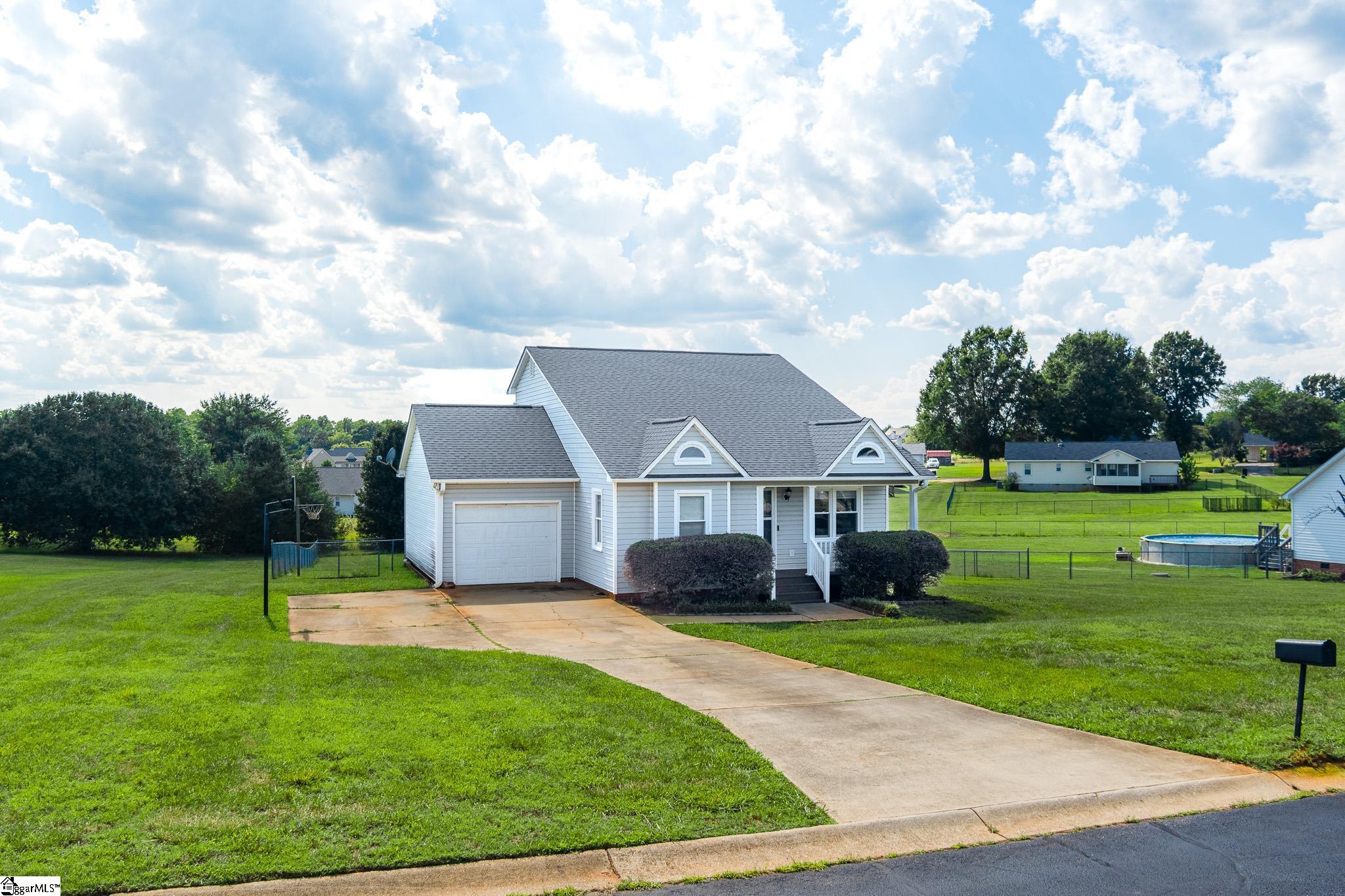 215 Upland View Drive Boiling Springs, SC 29316