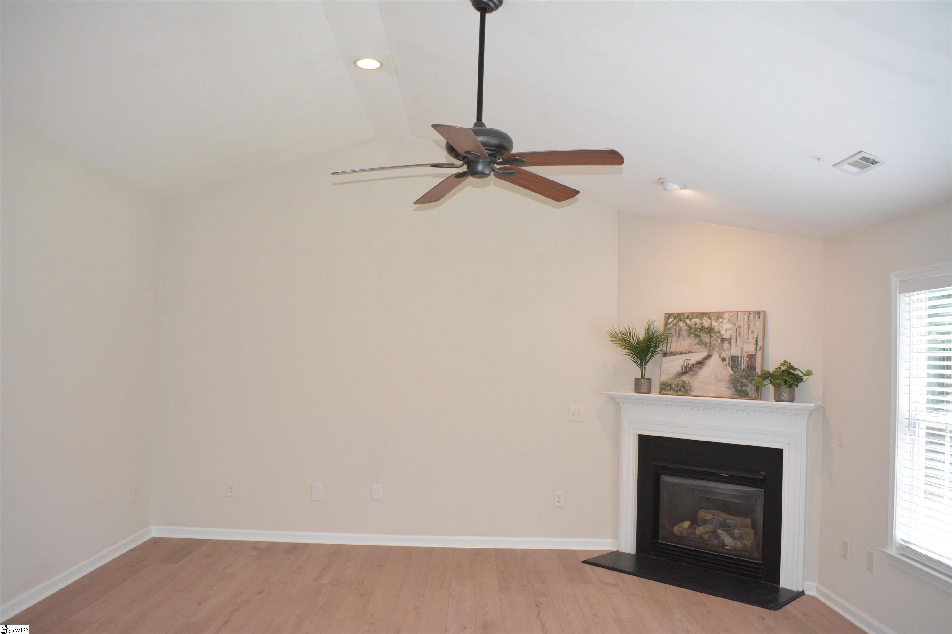 207 Grimes Drive Simpsonville, SC 29681