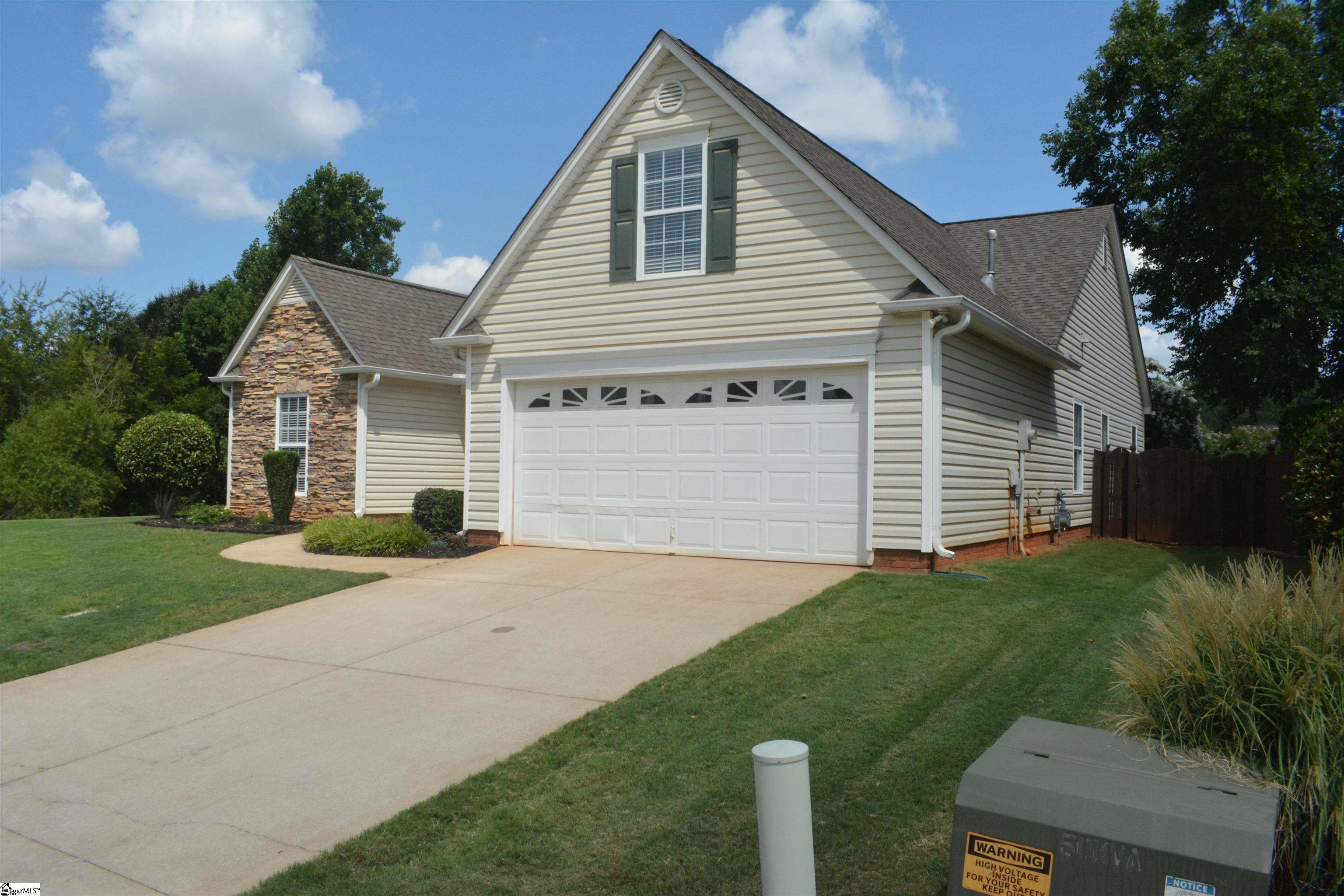 207 Grimes Drive Simpsonville, SC 29681