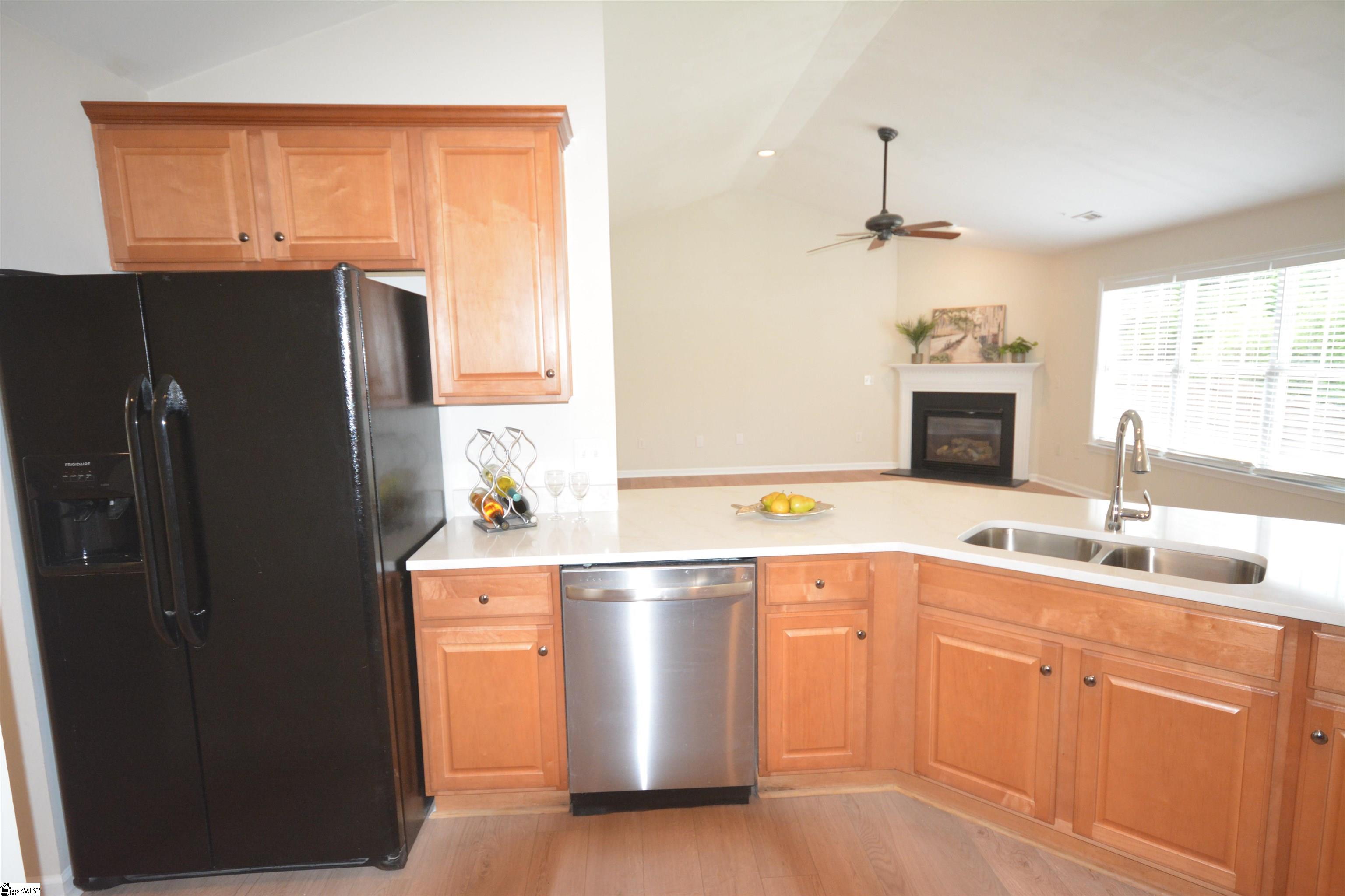 207 Grimes Drive Simpsonville, SC 29681
