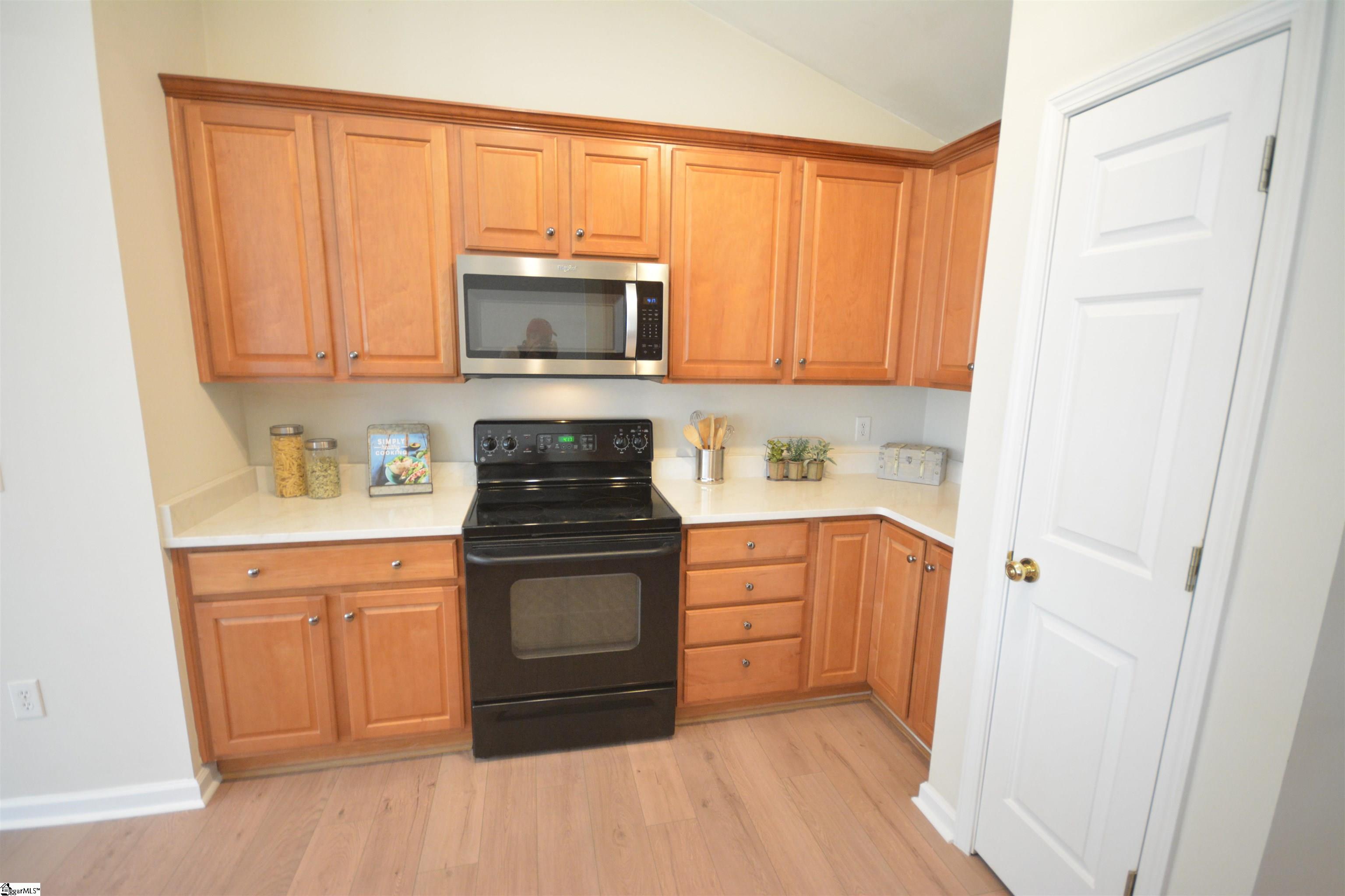 207 Grimes Drive Simpsonville, SC 29681