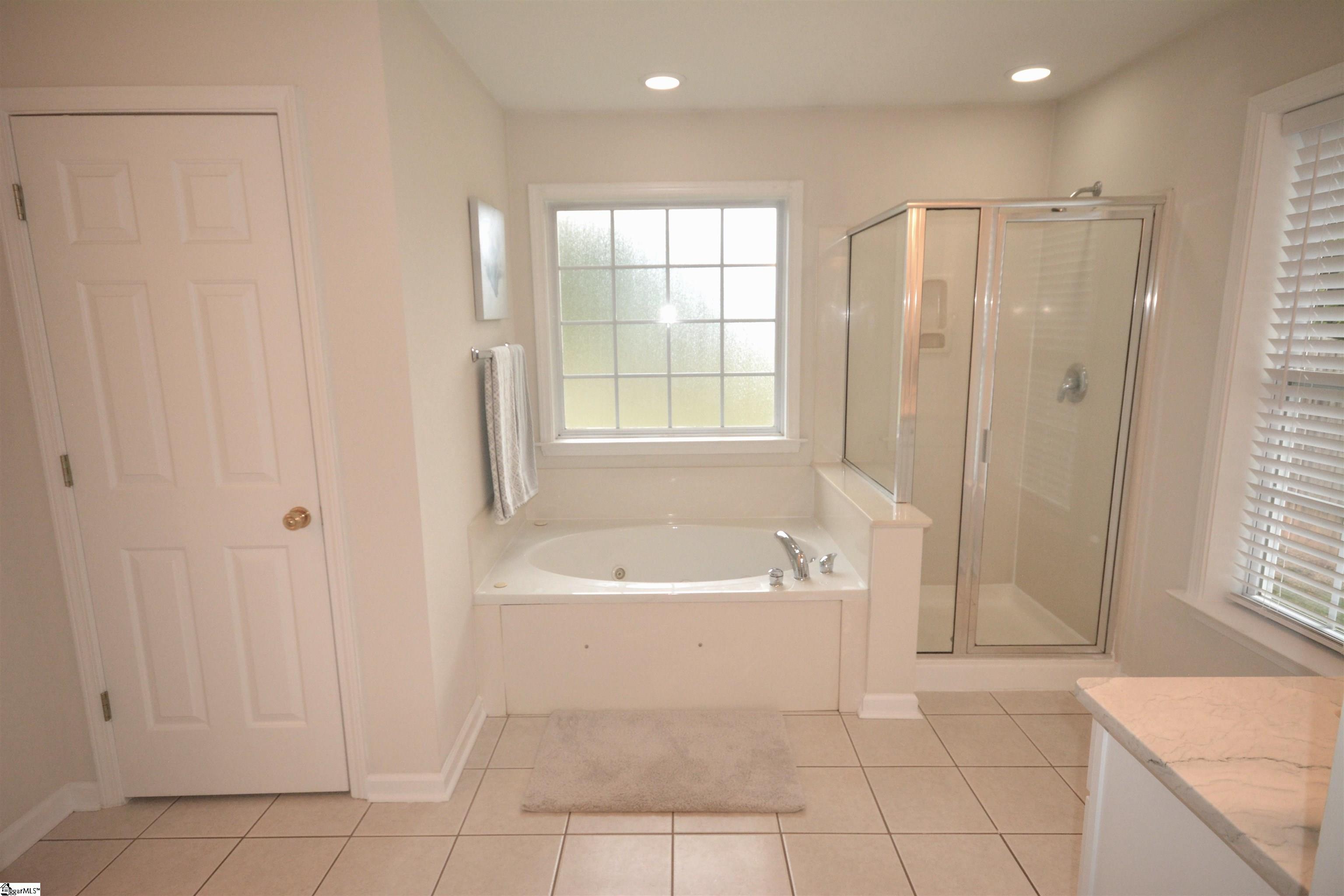 207 Grimes Drive Simpsonville, SC 29681