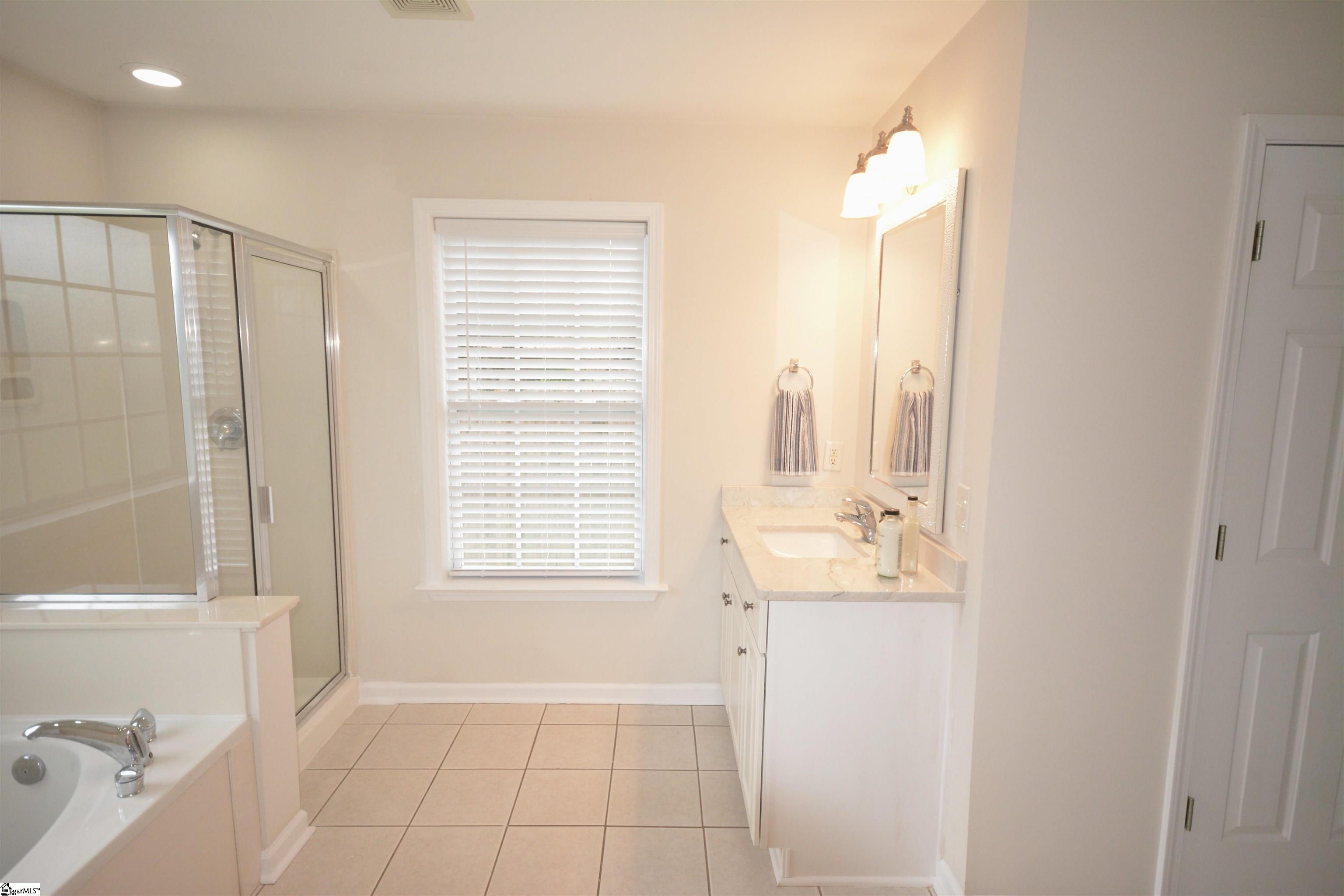207 Grimes Drive Simpsonville, SC 29681