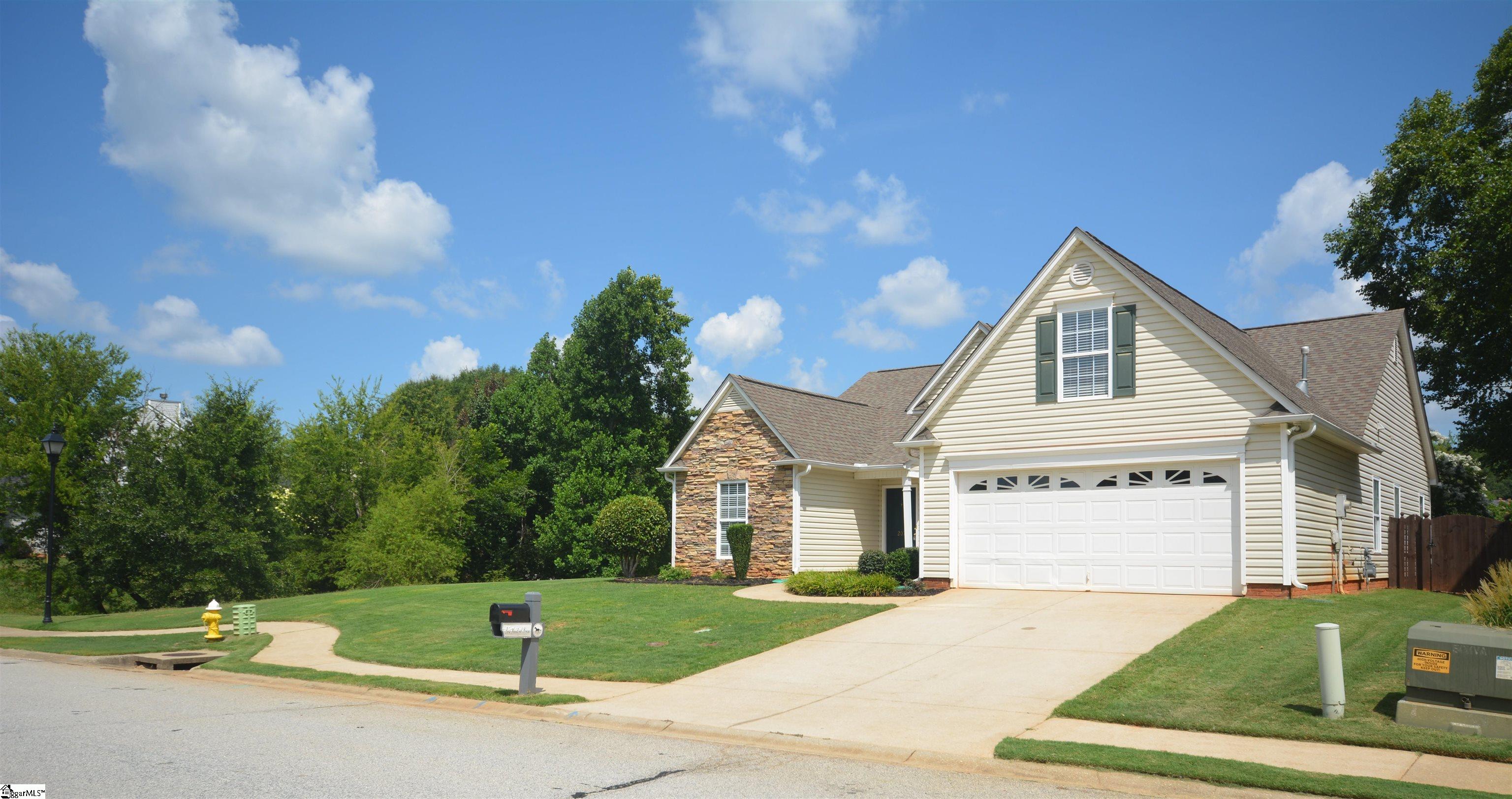 207 Grimes Drive Simpsonville, SC 29681
