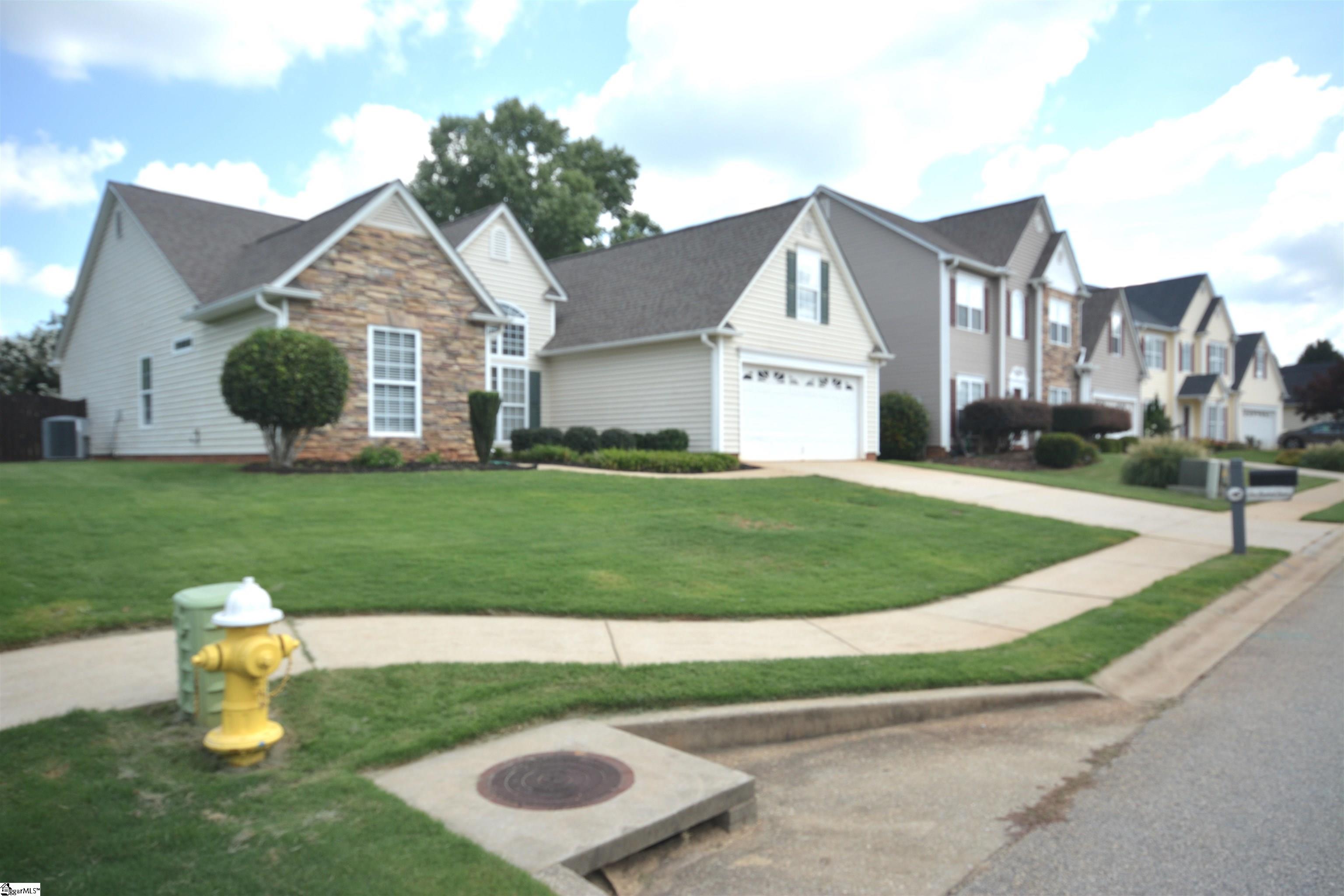207 Grimes Drive Simpsonville, SC 29681