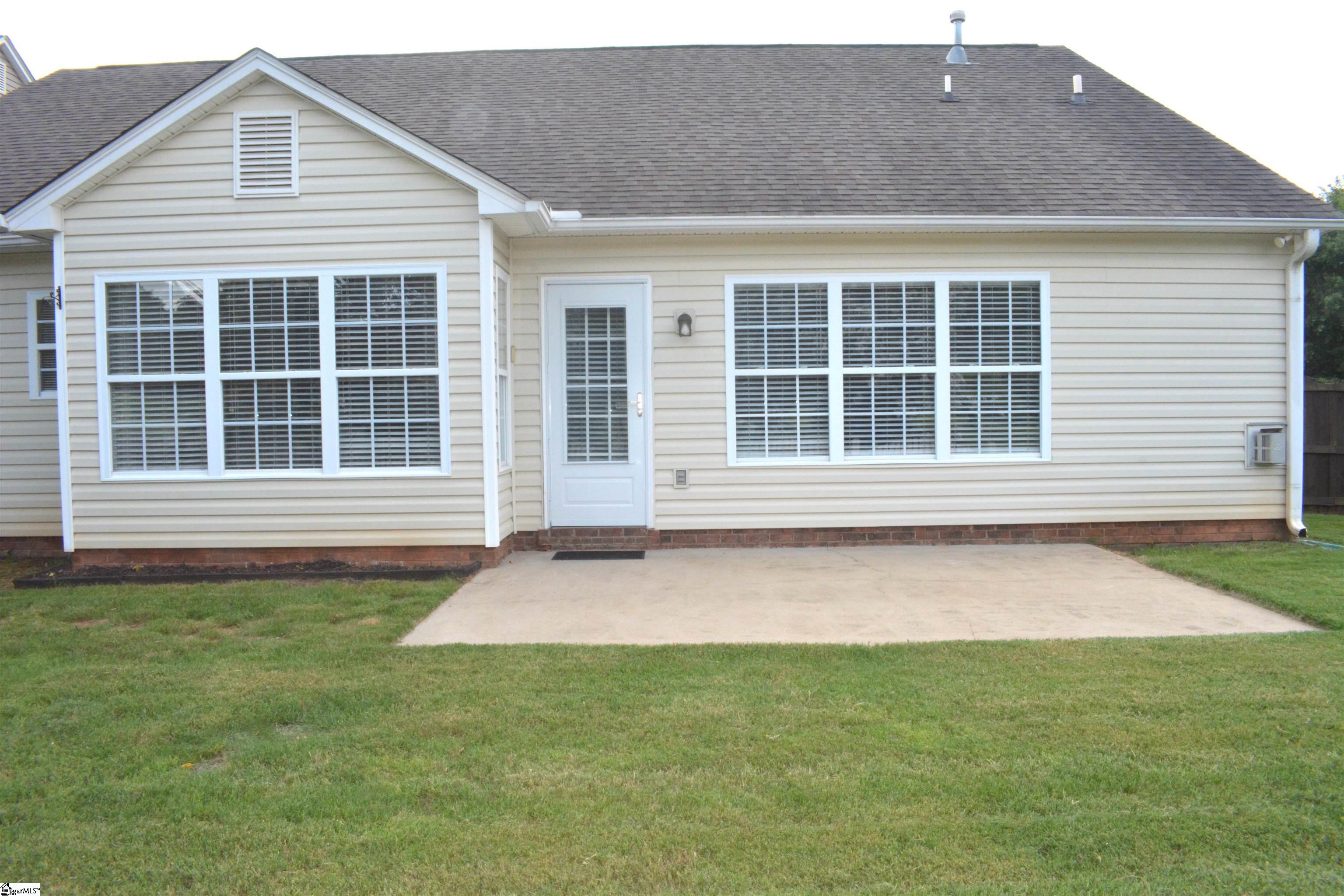 207 Grimes Drive Simpsonville, SC 29681