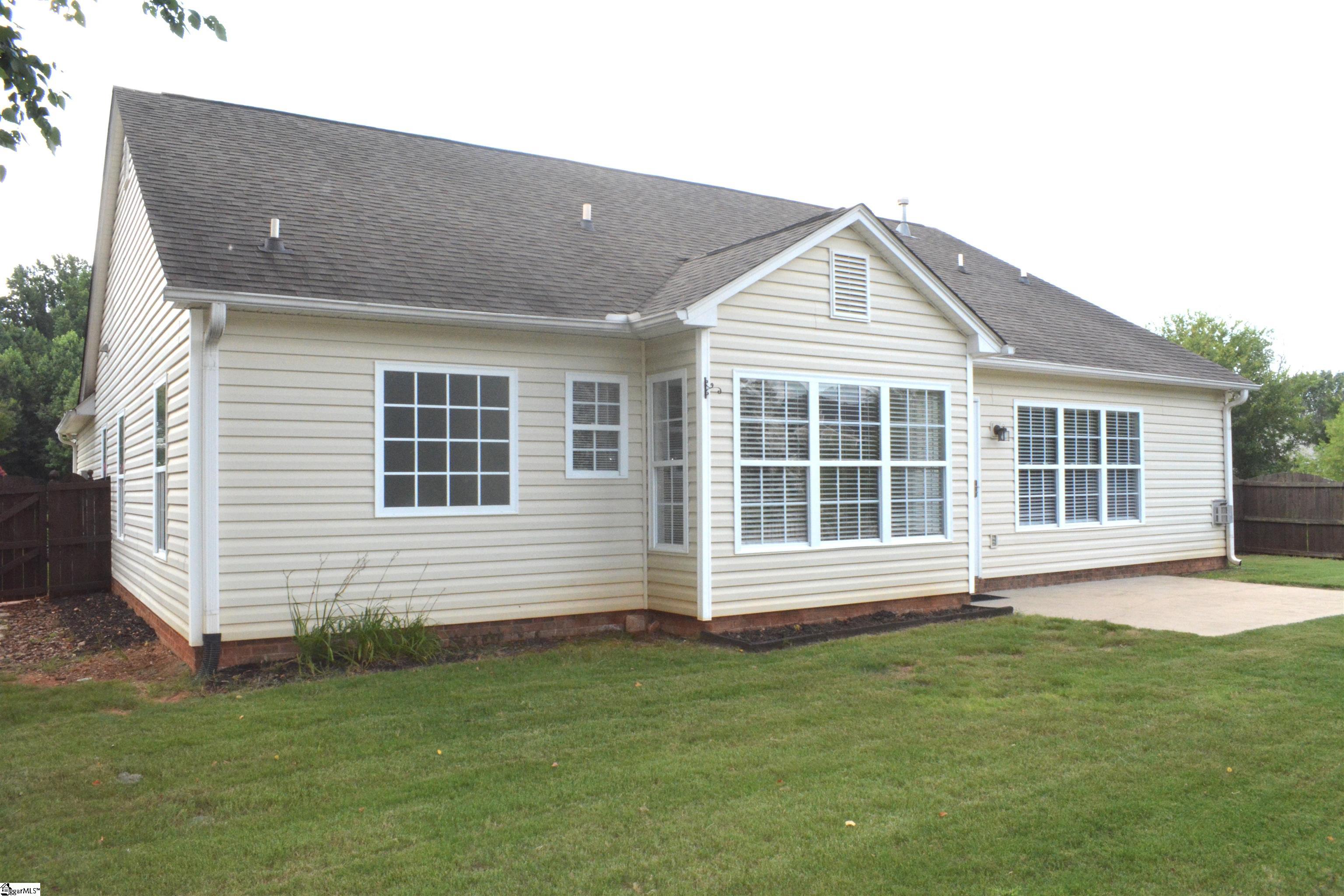 207 Grimes Drive Simpsonville, SC 29681