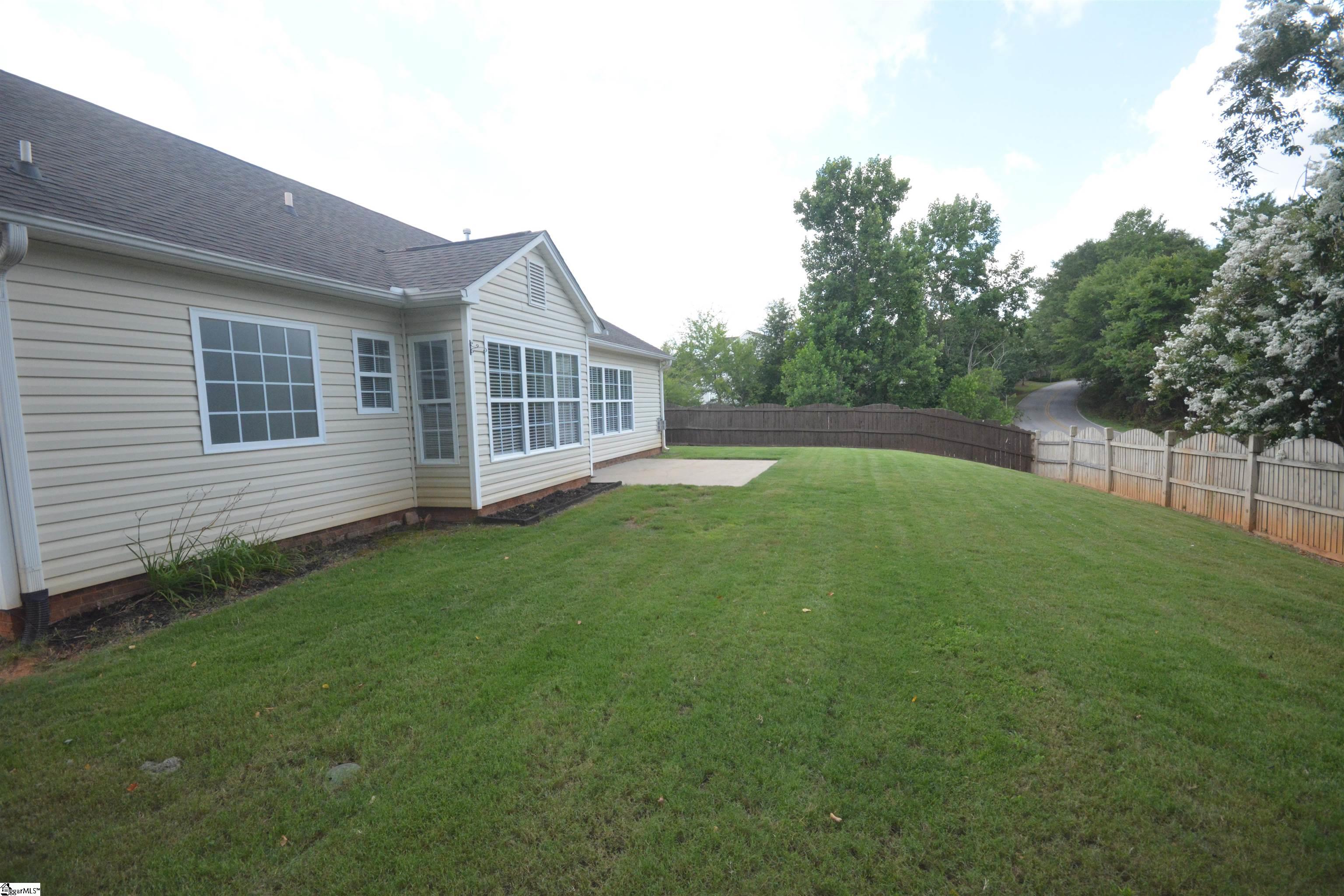 207 Grimes Drive Simpsonville, SC 29681