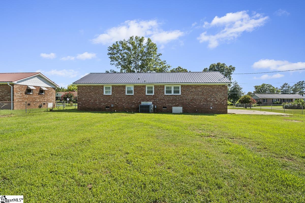 107 Grove Street Clinton, SC 29325