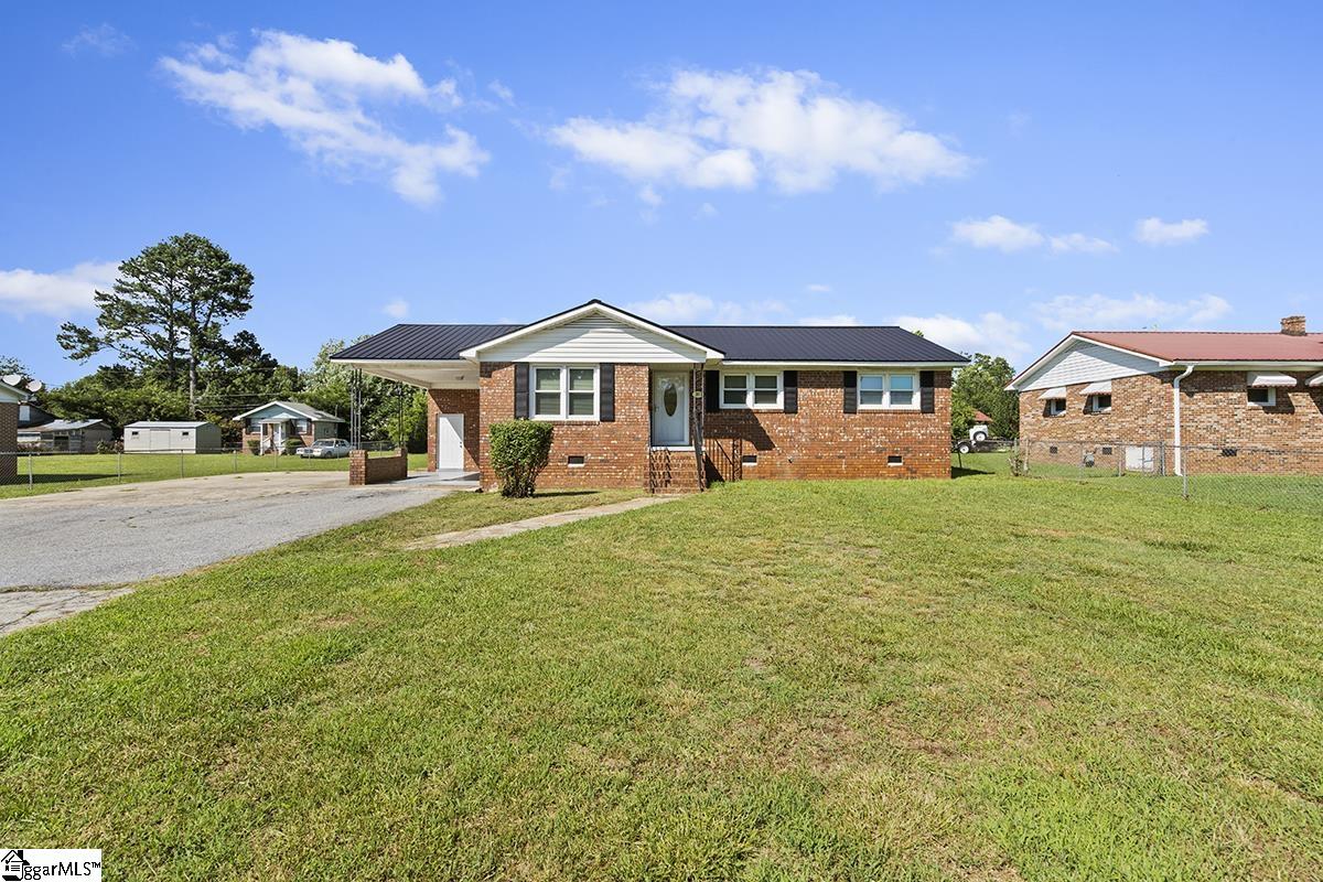 107 Grove Street Clinton, SC 29325