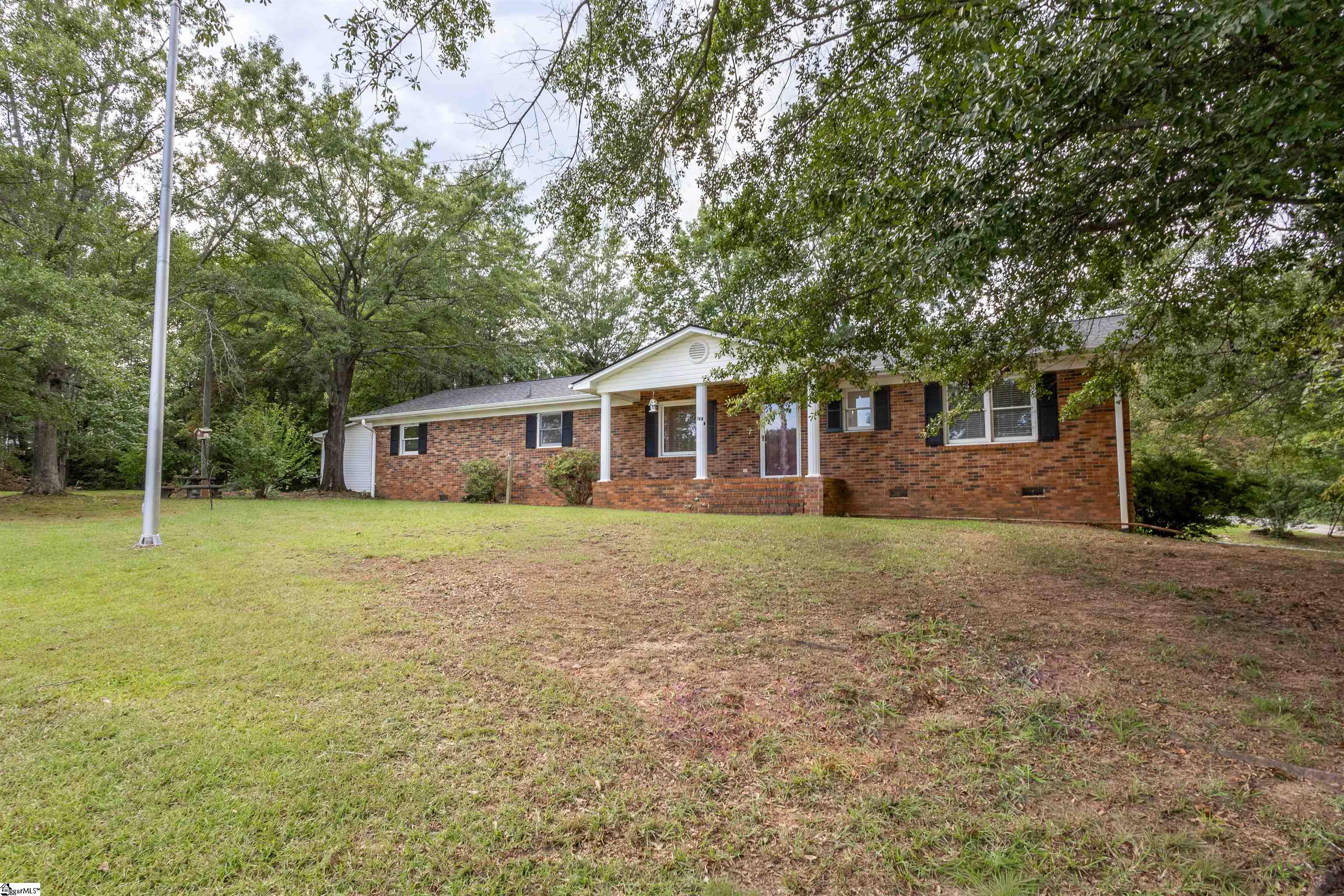 500 W Rutherford Street, Landrum SC 29356