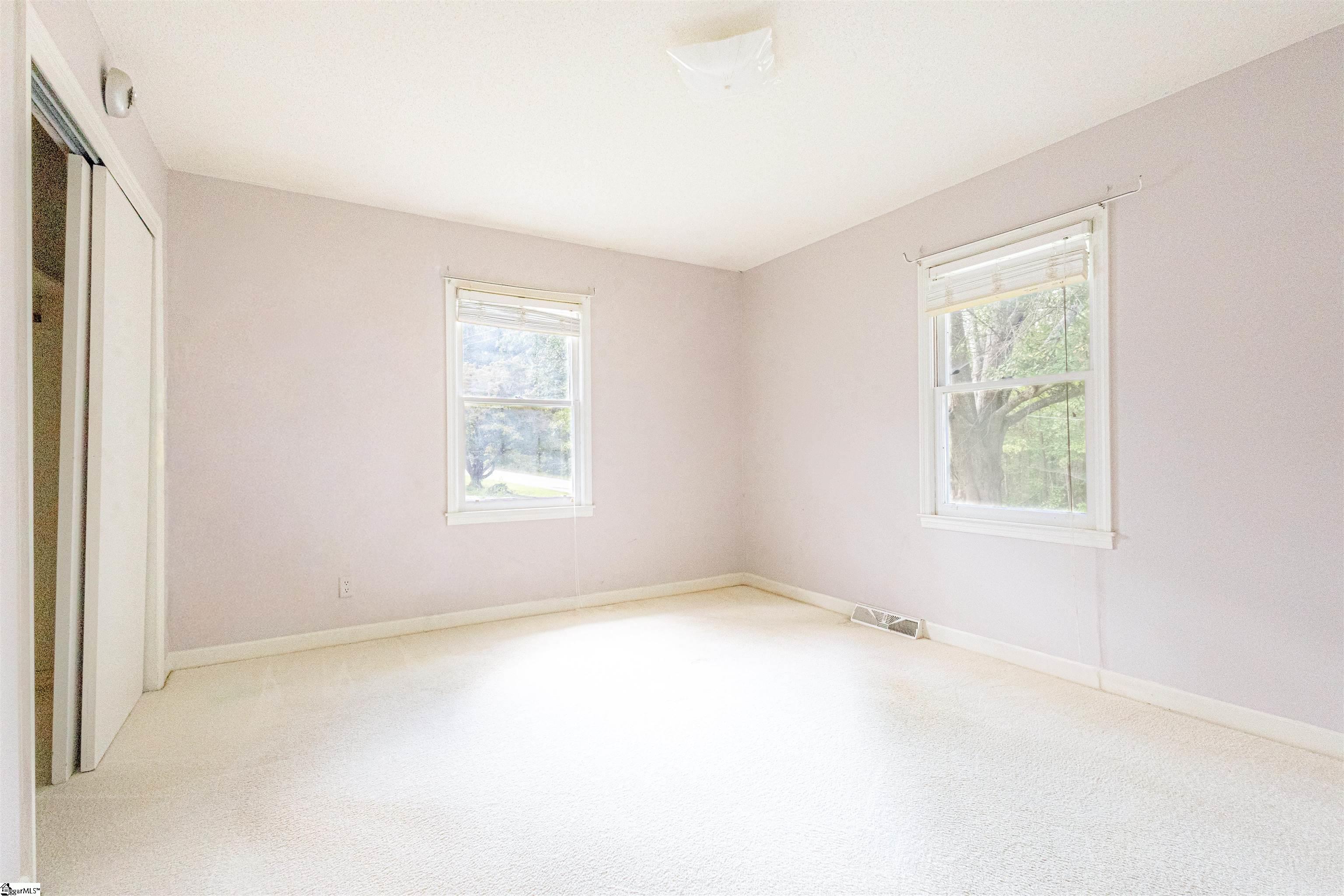 500 W Rutherford Street, Landrum SC 29356