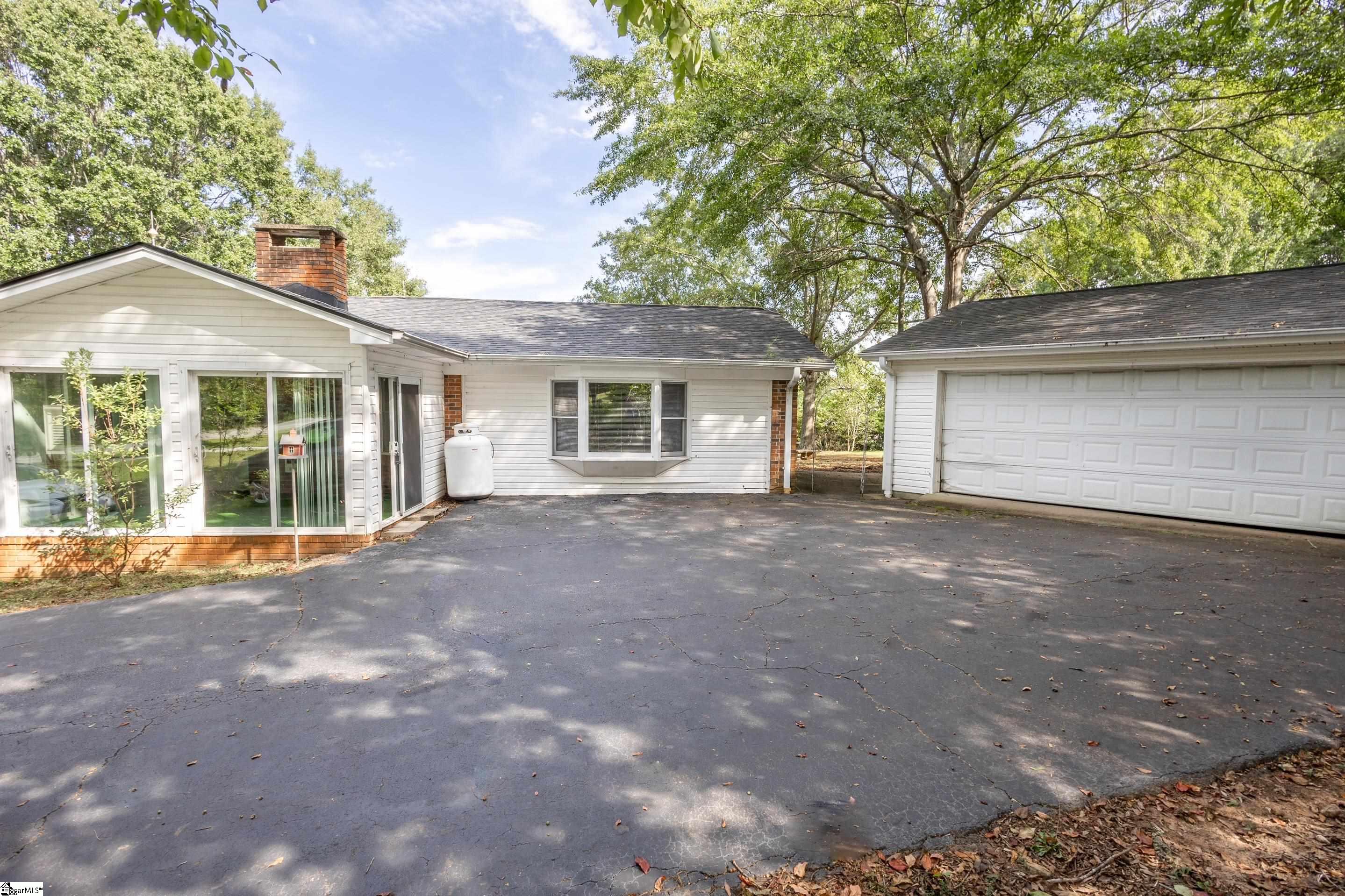 500 W Rutherford Street, Landrum SC 29356