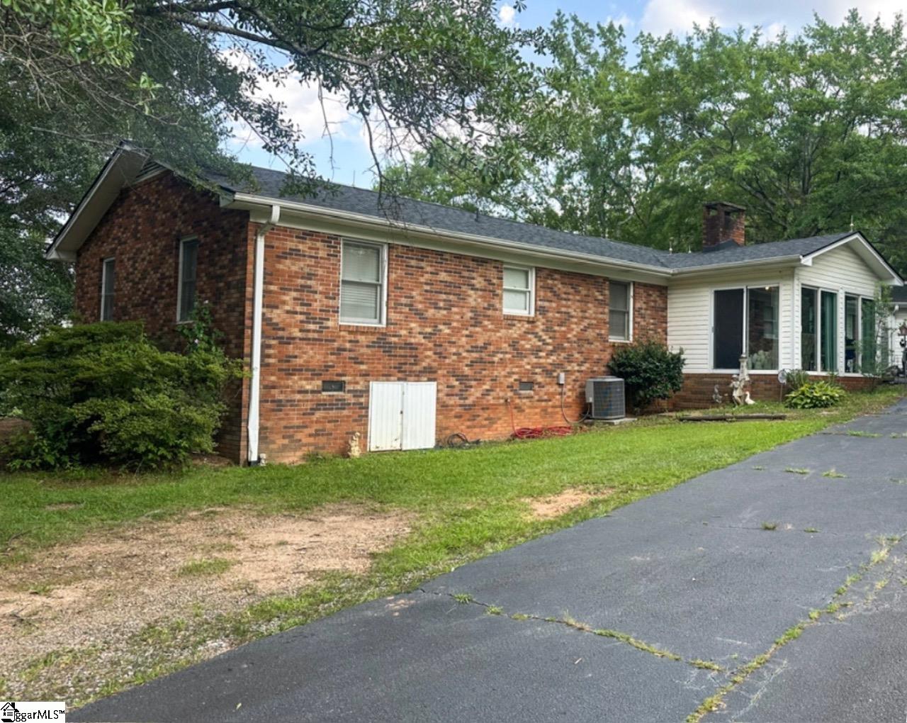 500 W Rutherford Street Landrum, SC 29356
