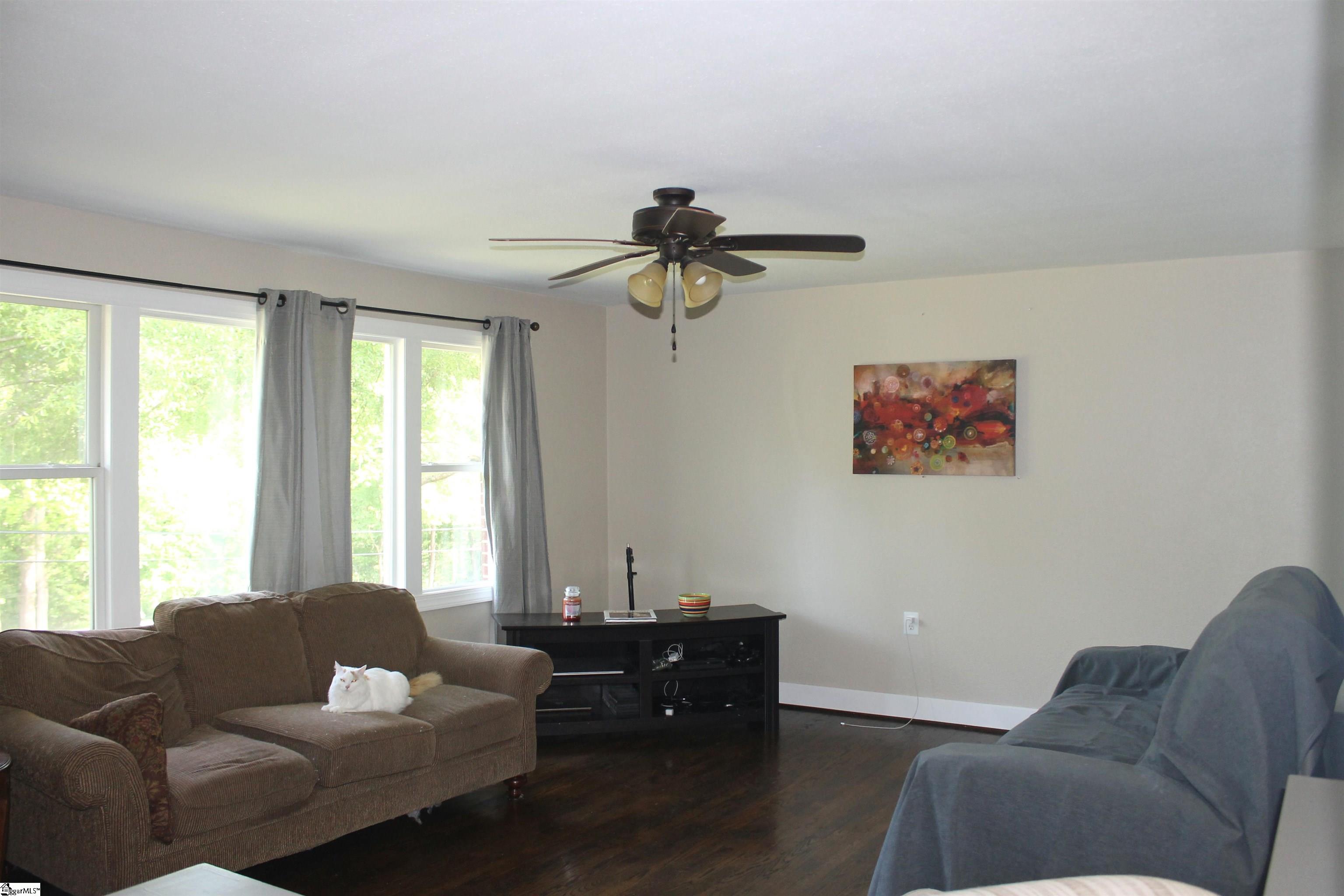 1117 Farrs Bridge Road Greenville, SC 29611-6609