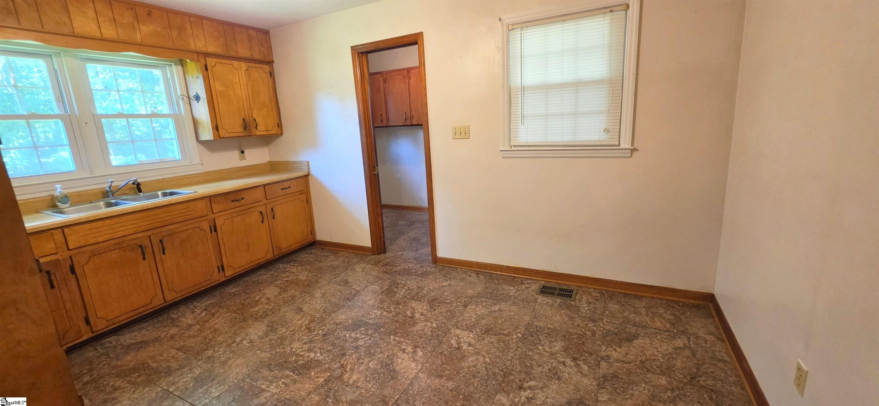 180 Edgewood Drive, Spartanburg SC 29307-4531