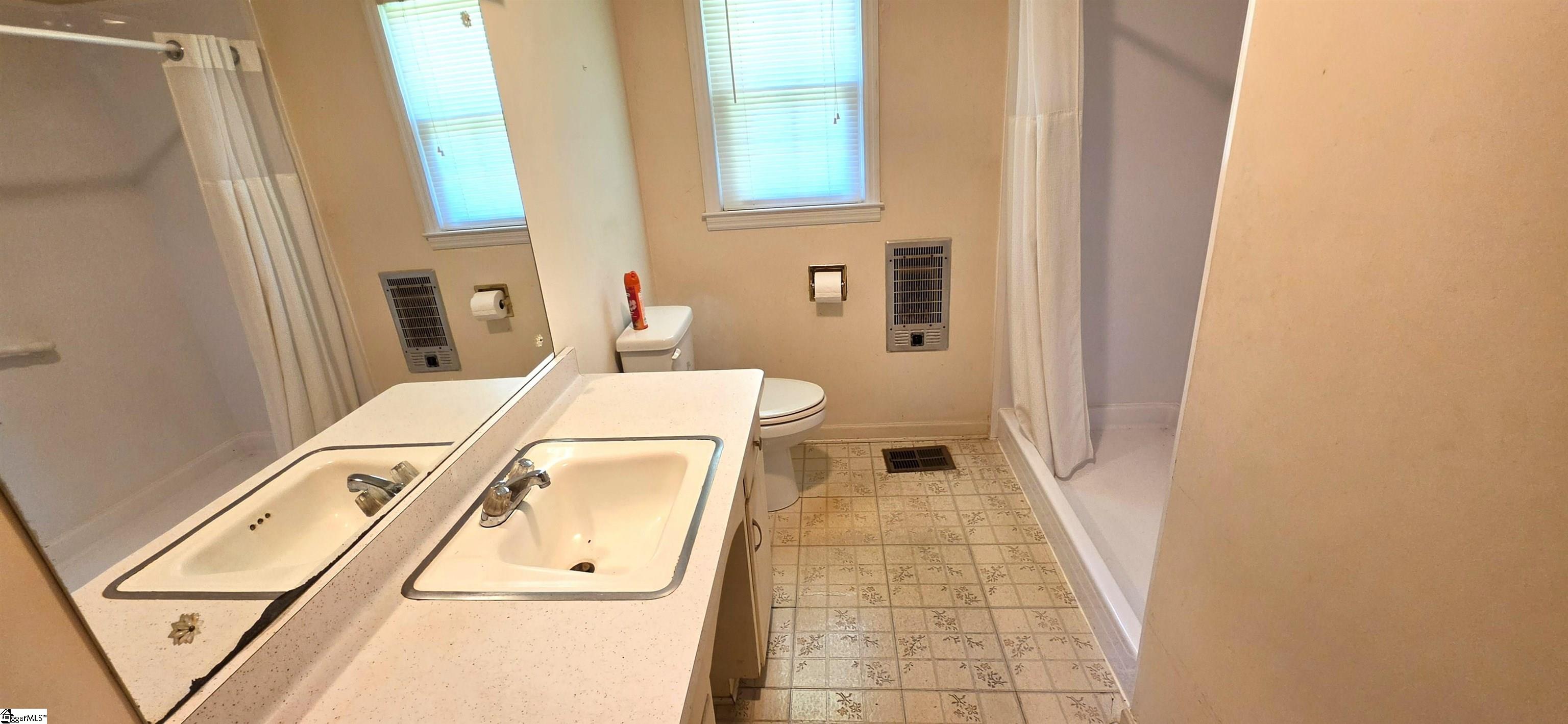 180 Edgewood Drive, Spartanburg SC 29307-4531