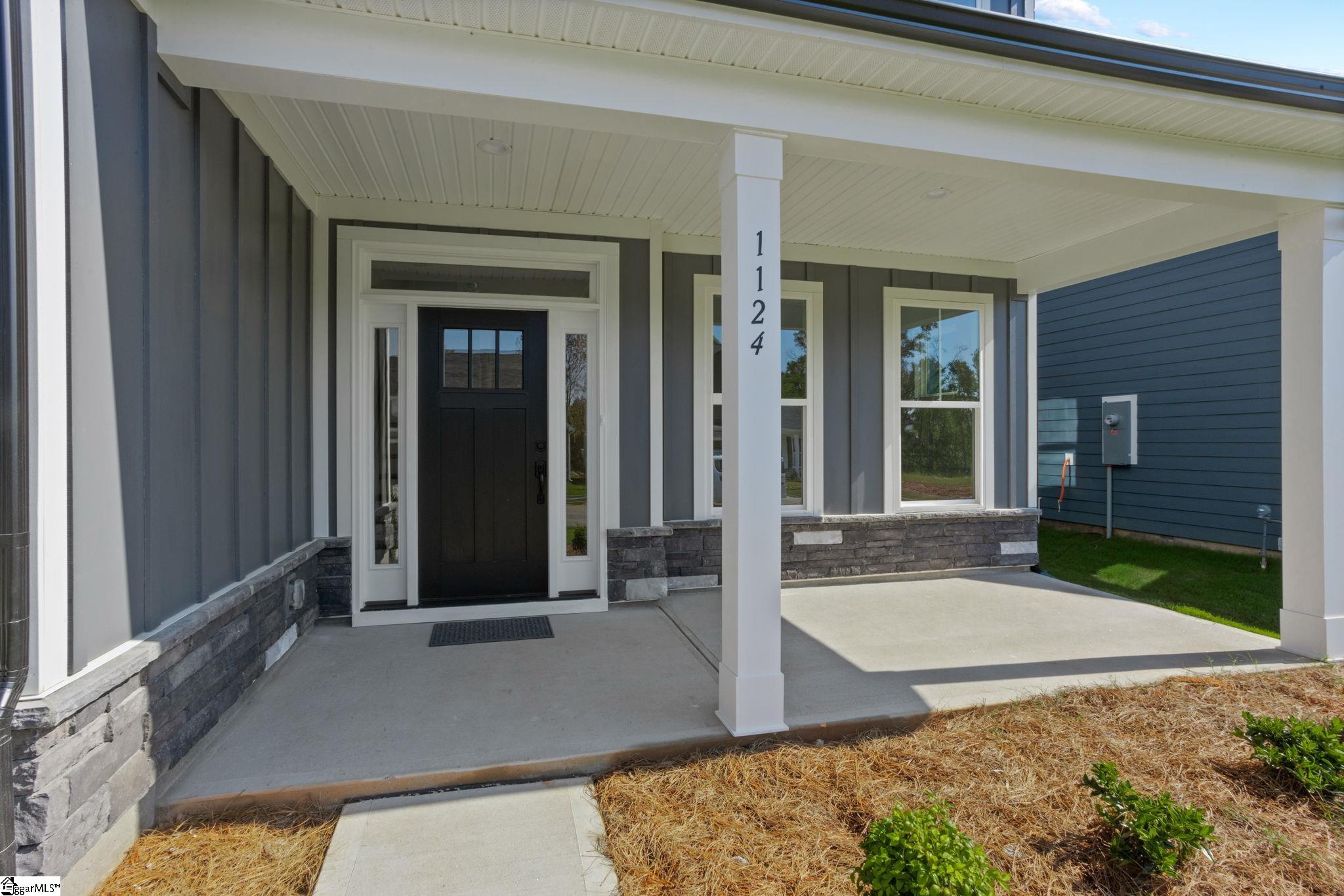 Photo 2 of Single family home for sale at 1124 Stable Wy, Landrum, SC 29356 | MLS# 1598049 | Listing updated on 2026-10-20