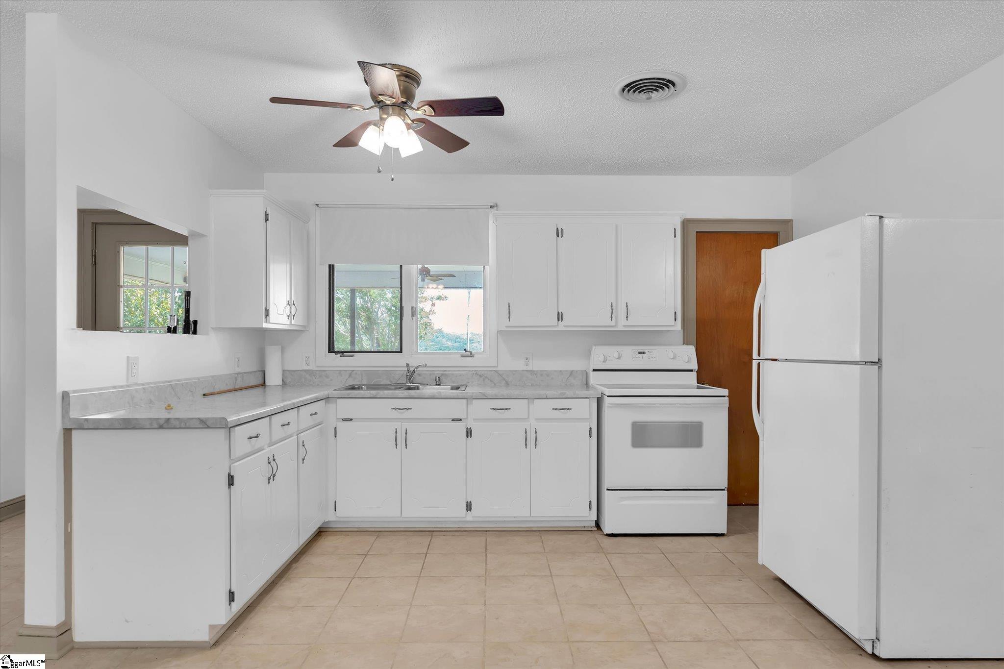 231 Lakeshore Drive Fair Play, SC 29643