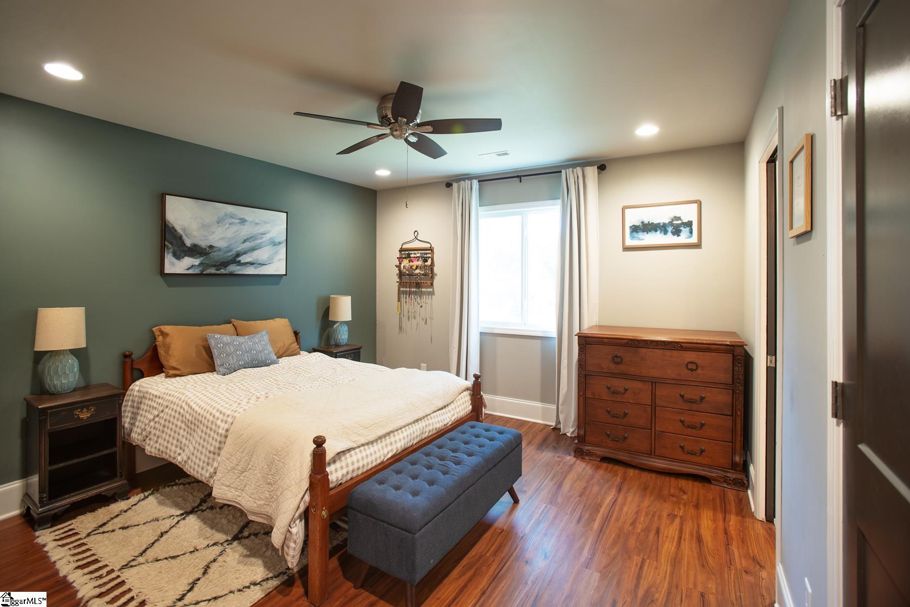 17 Campbell Street Greenville, SC 29607