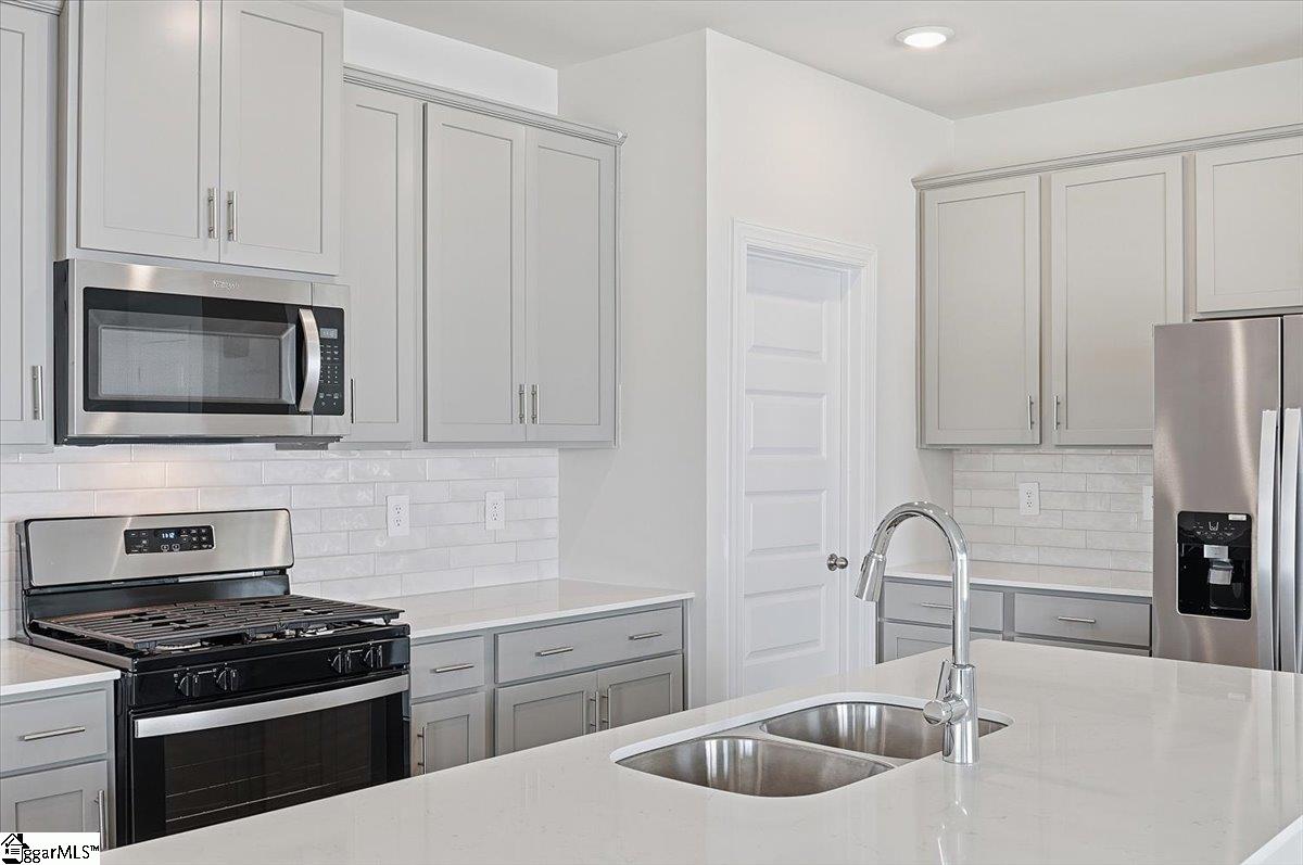 143 Bechler Drive Gray Court, SC 29645