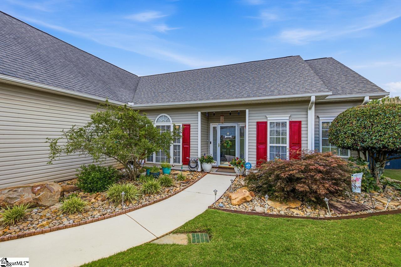 4 Catbriar Court Simpsonville, SC 29680