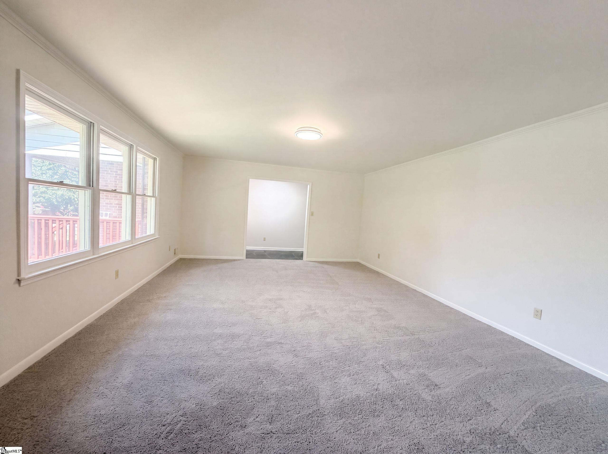 604 Meadowbrook Drive Spartanburg, SC 29307