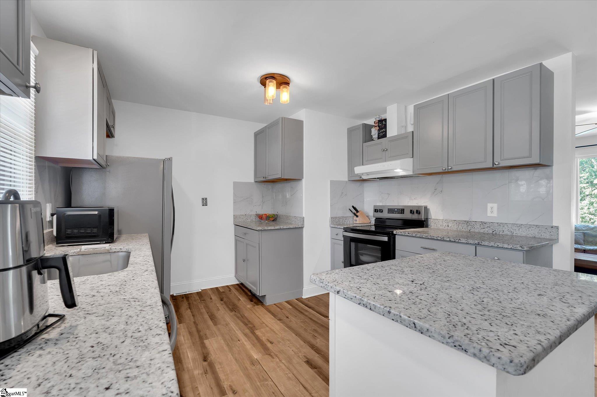 305 Pine Knoll Drive Greenville, SC 29609