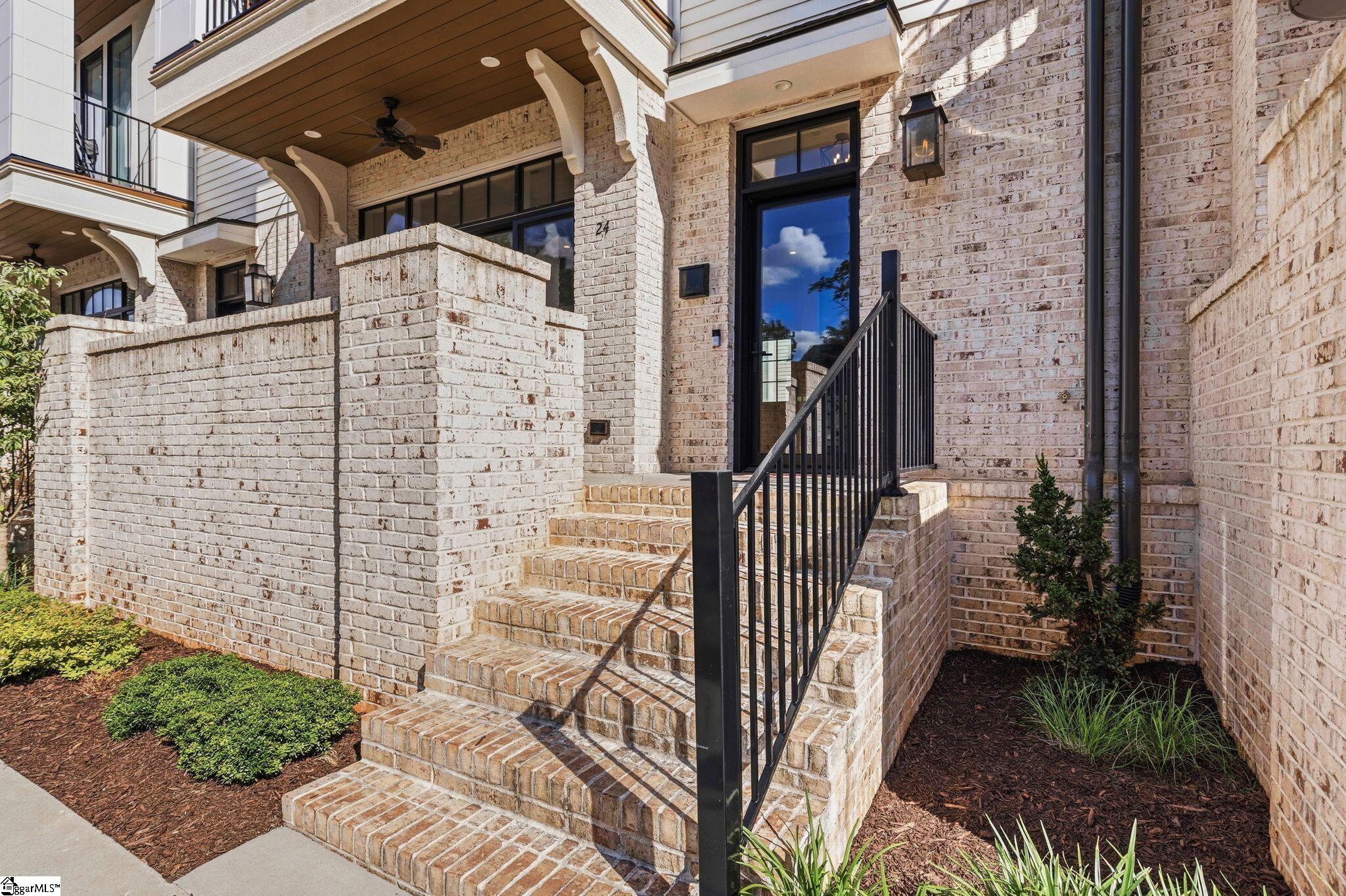 24 Claussen Avenue Greenville, SC 29601-3848