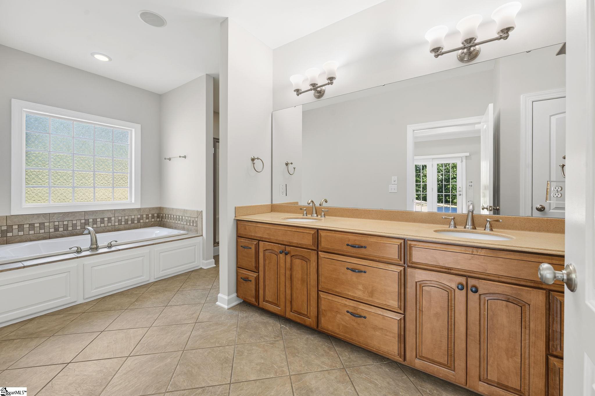 956 Laurelwood Way Landrum, SC 29356
