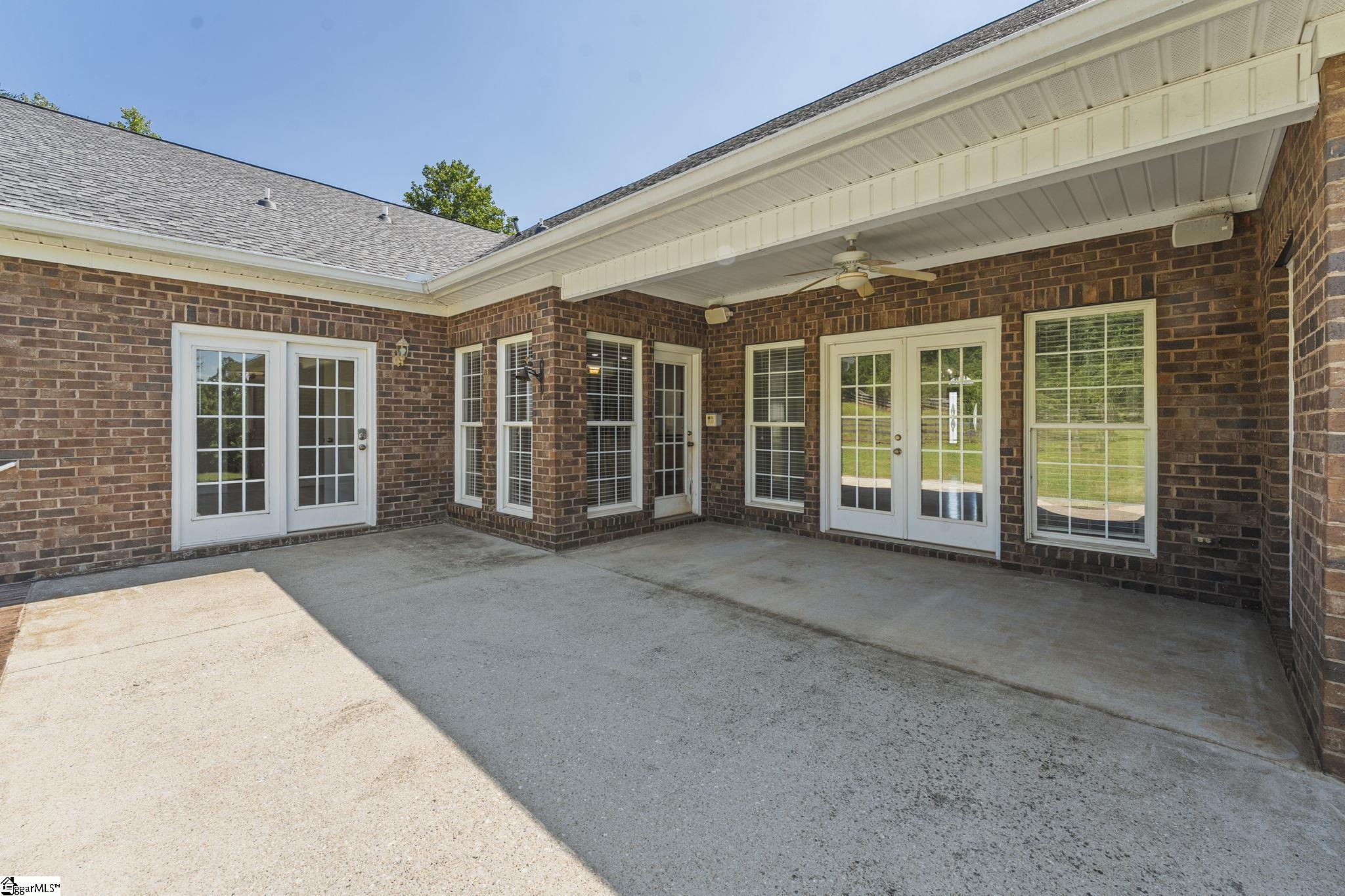956 Laurelwood Way Landrum, SC 29356