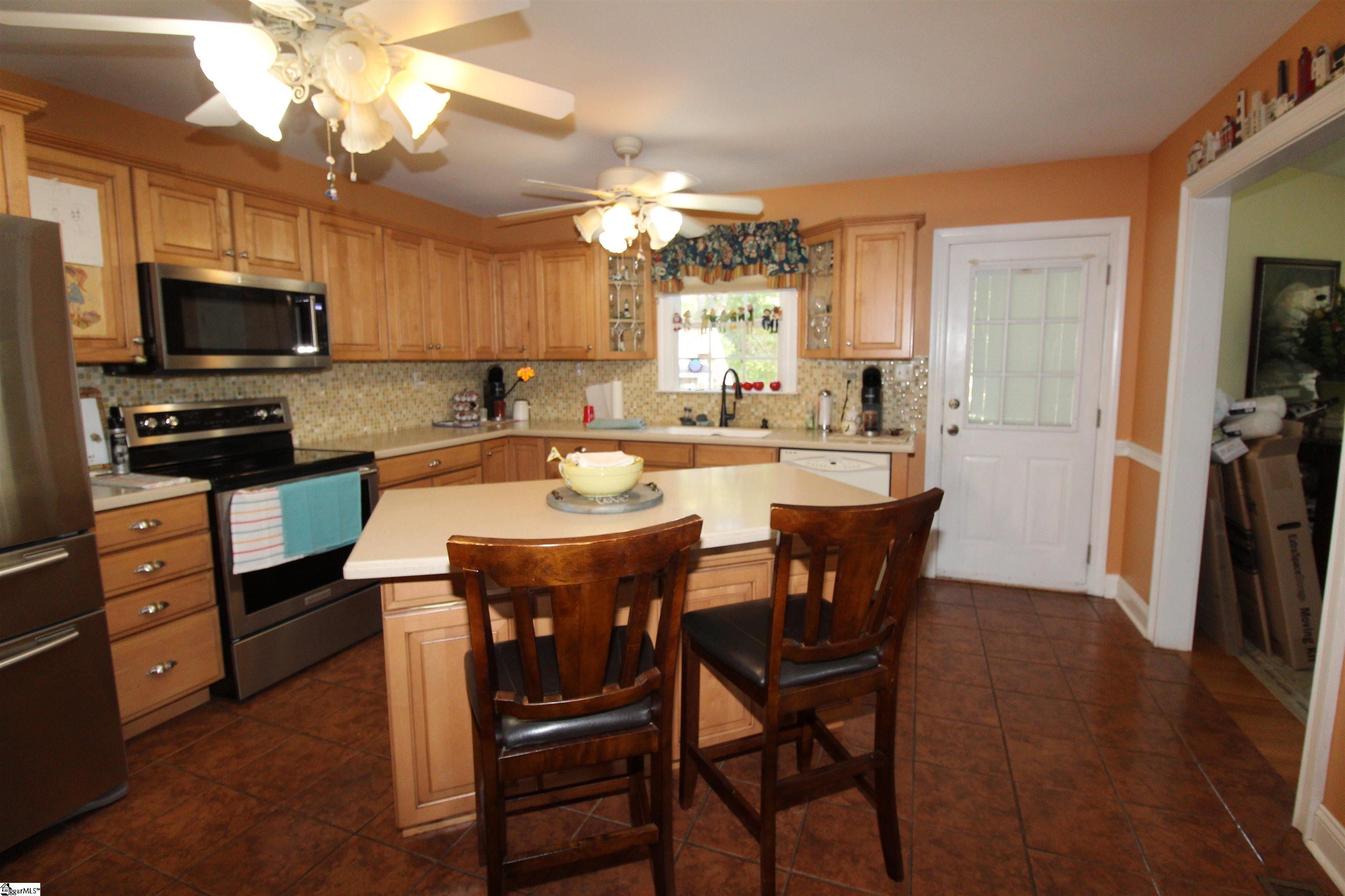 178 Tuscany Lane Chesnee, SC 29323-8119