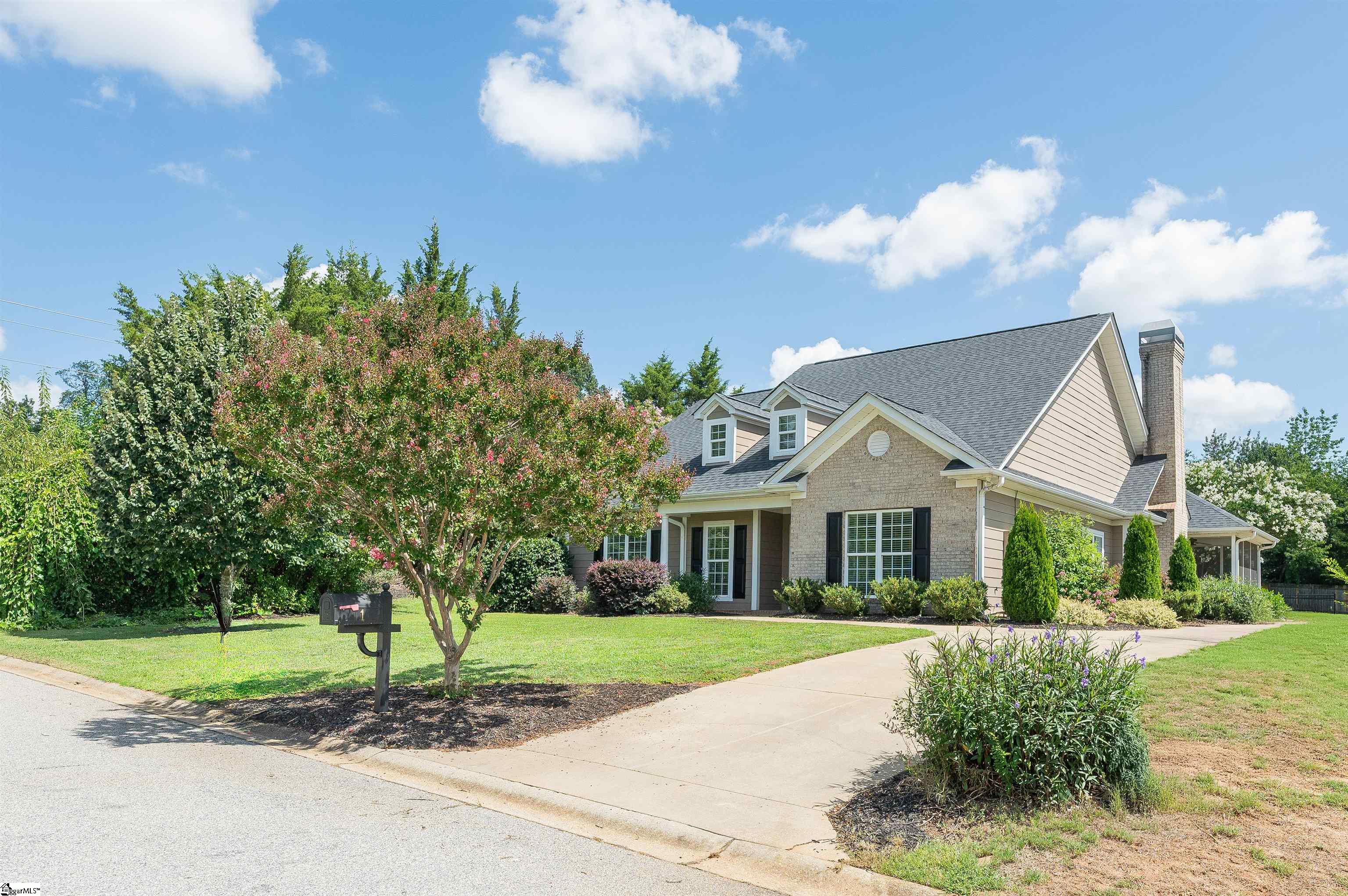 REAL HOME INTERNATIONAL