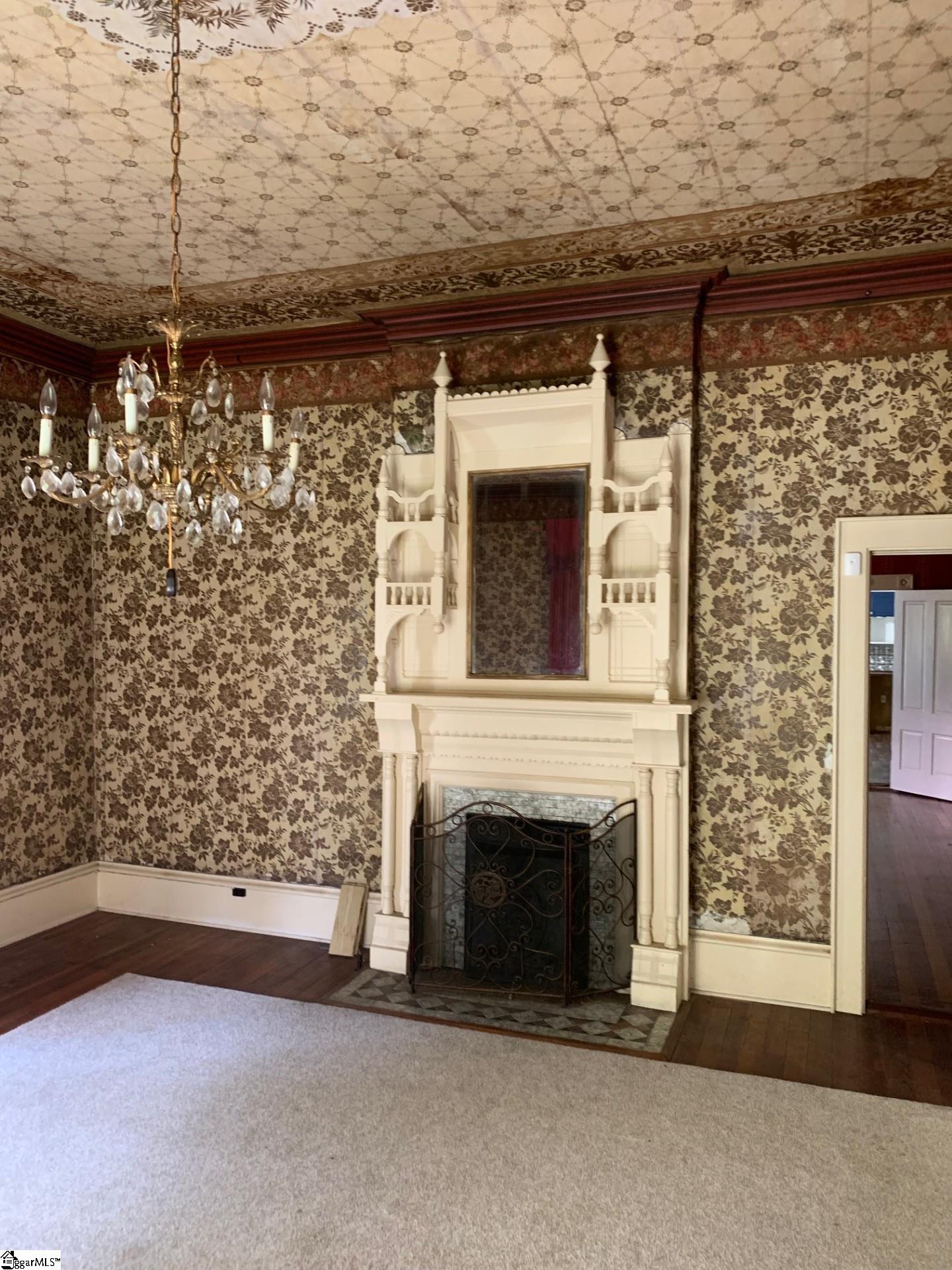 520 W Main Street Laurens, SC 29360