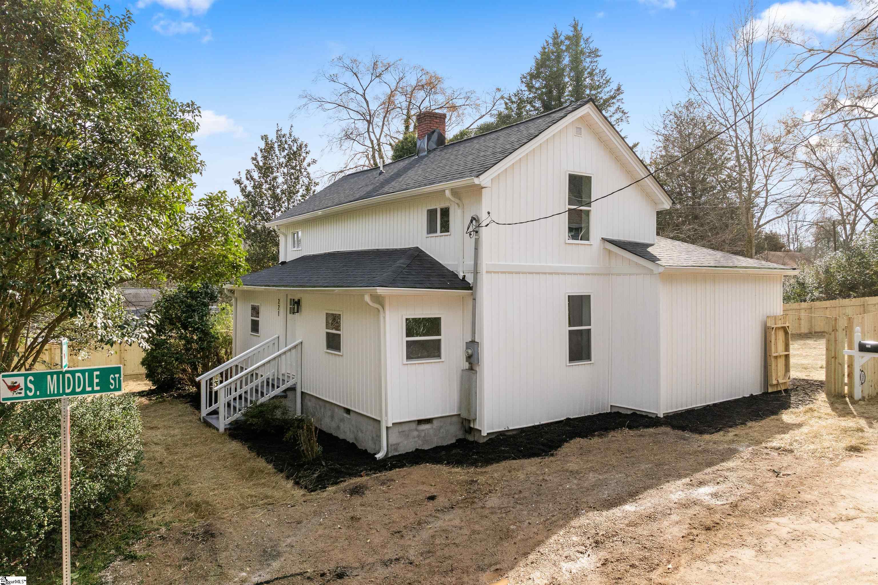 221 Calvert Street Spartanburg, SC 29307