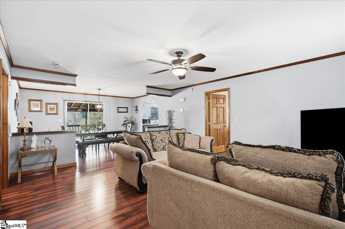 707 Reid School Road Taylors, SC 29687