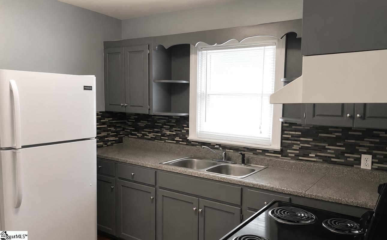 8 Pacific Avenue Greenville, SC 29605