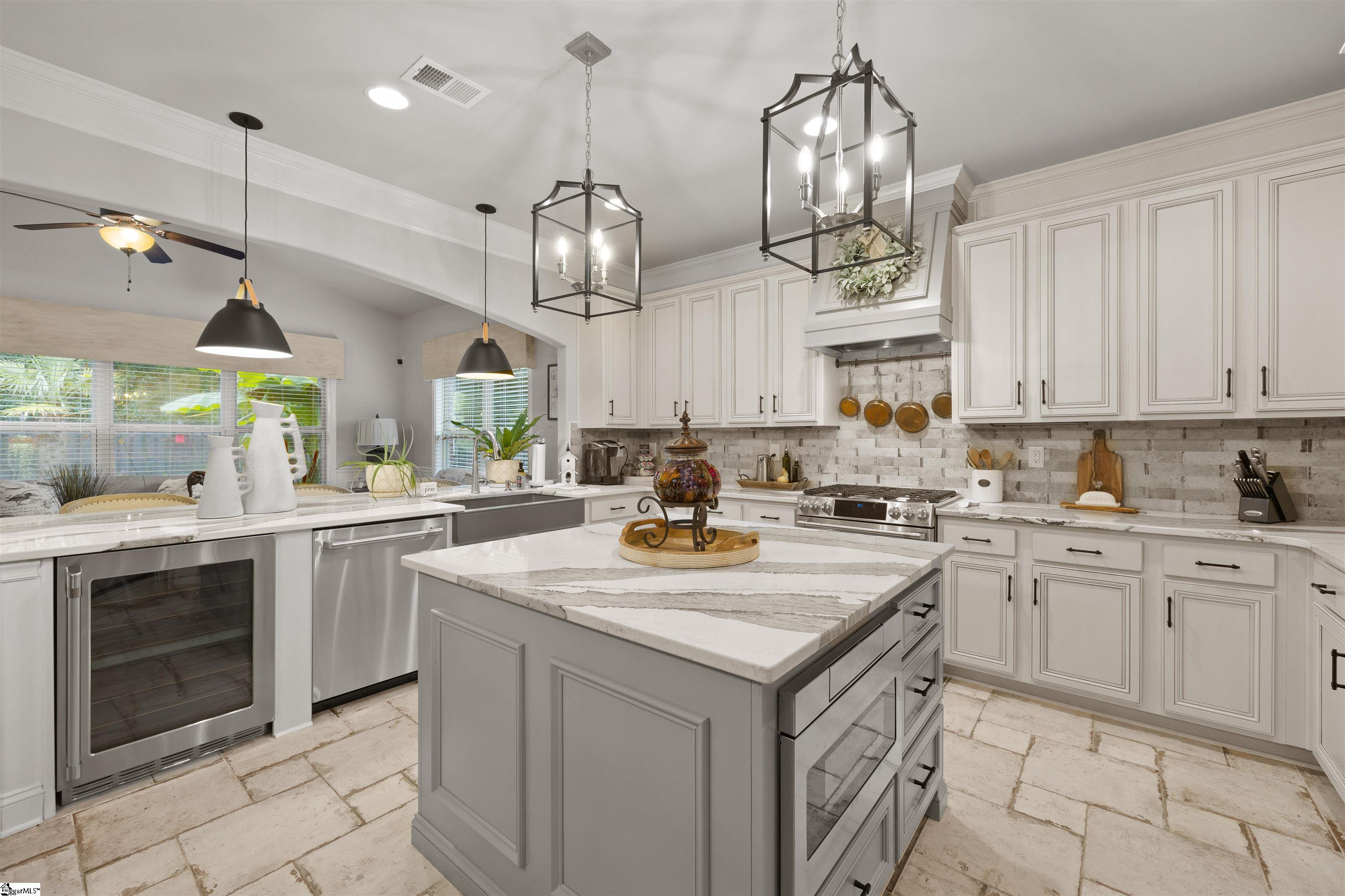 197 Colfax Drive Boiling Springs, SC 29316