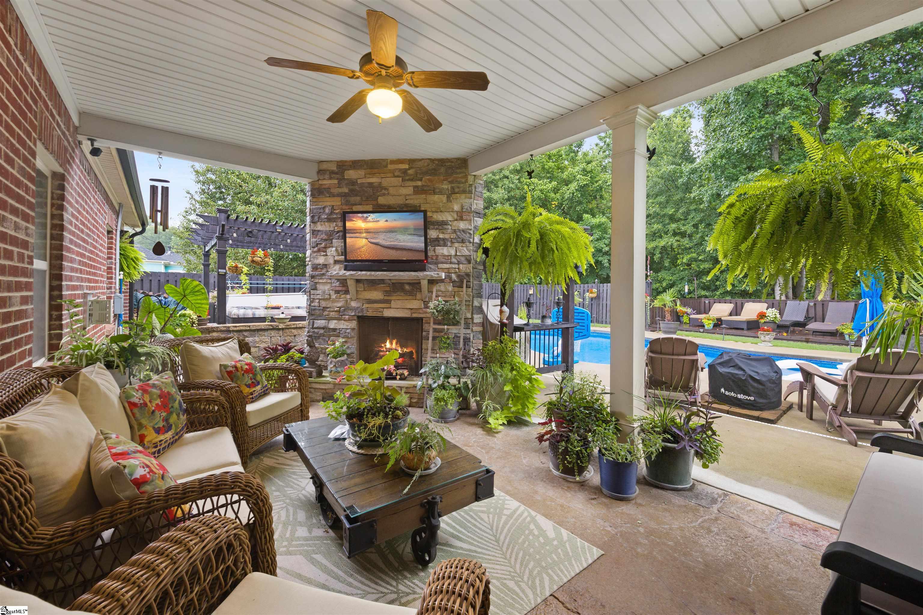 197 Colfax Drive Boiling Springs, SC 29316