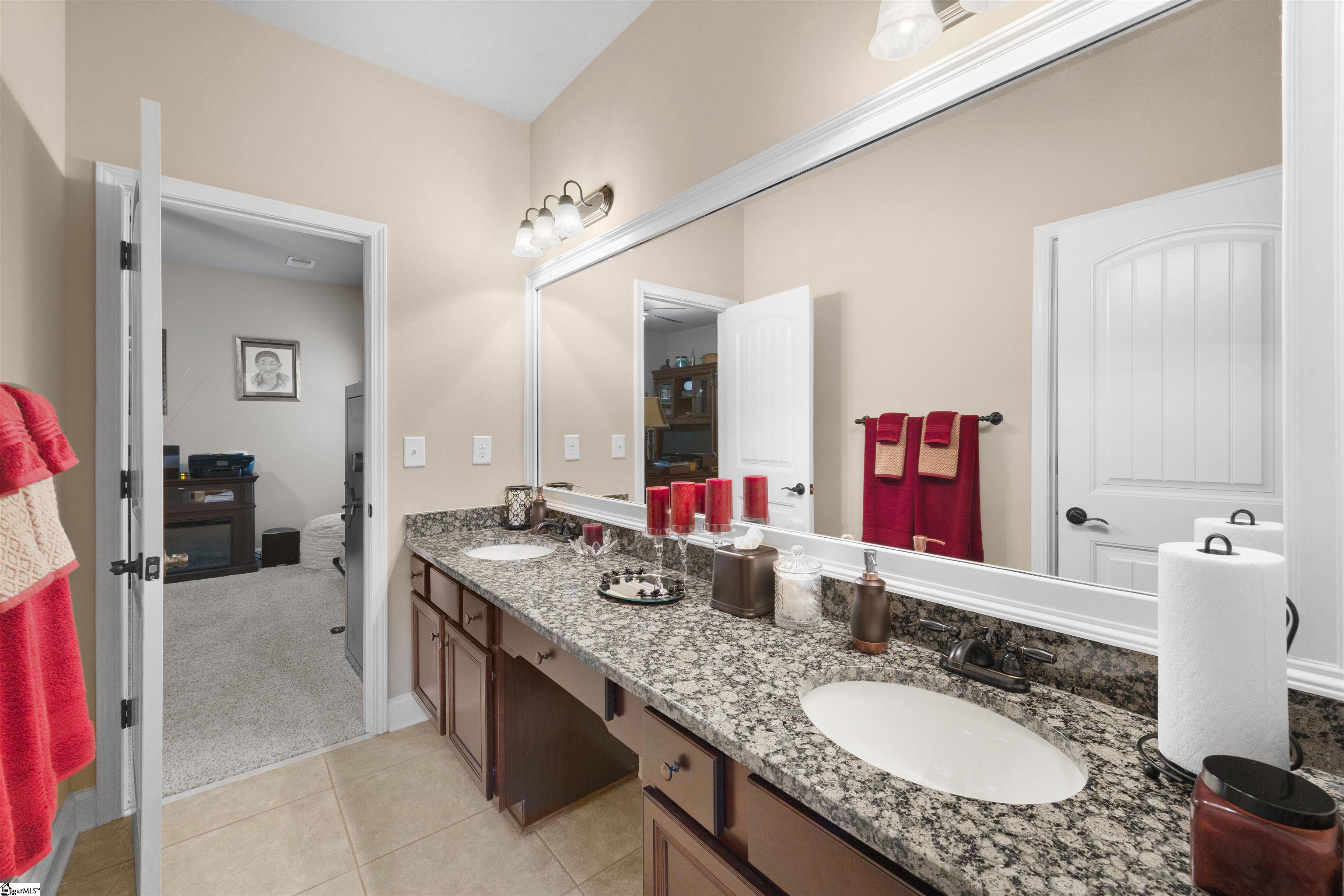 197 Colfax Drive Boiling Springs, SC 29316