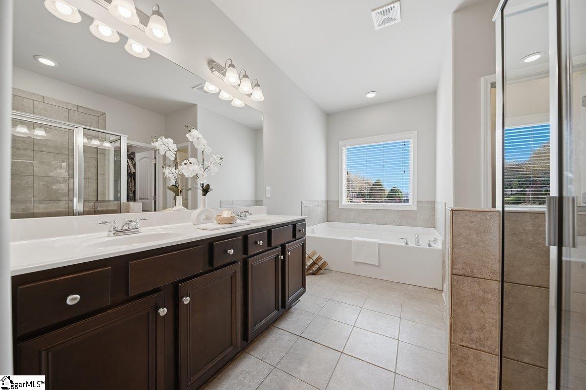 536 W Saddletree Drive Reidville, SC 29388