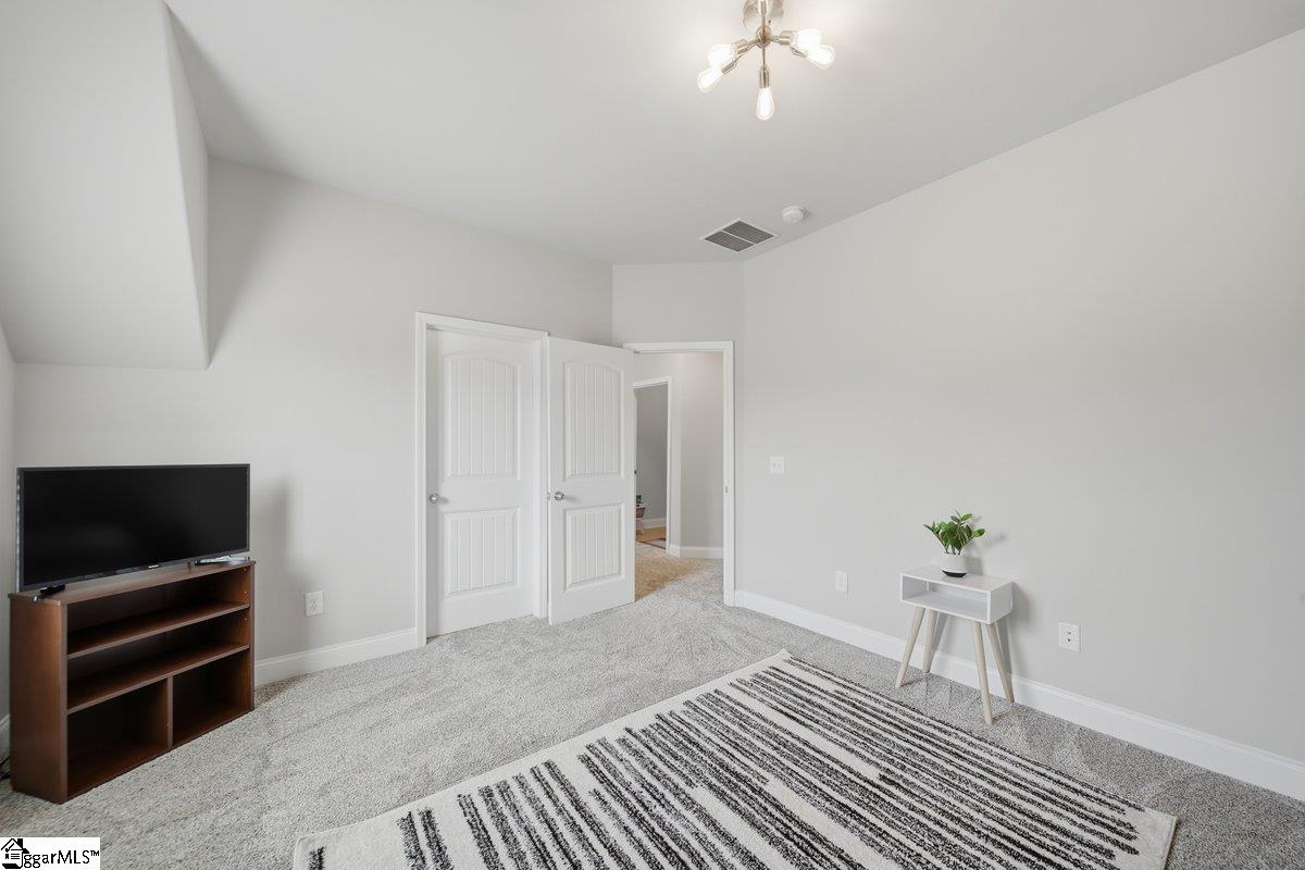 536 W Saddletree Drive Reidville, SC 29388